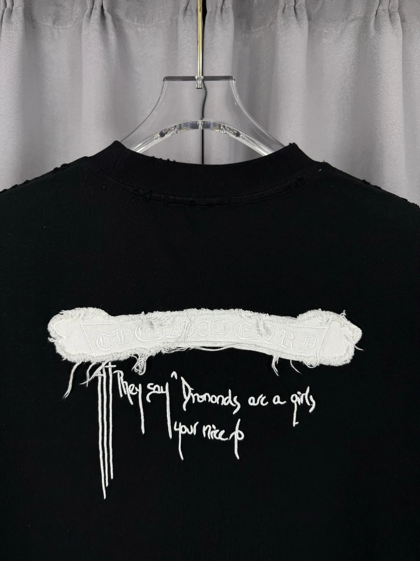 Acid-Wash Embroidered Cross T-Shirt D17019552 — view 6