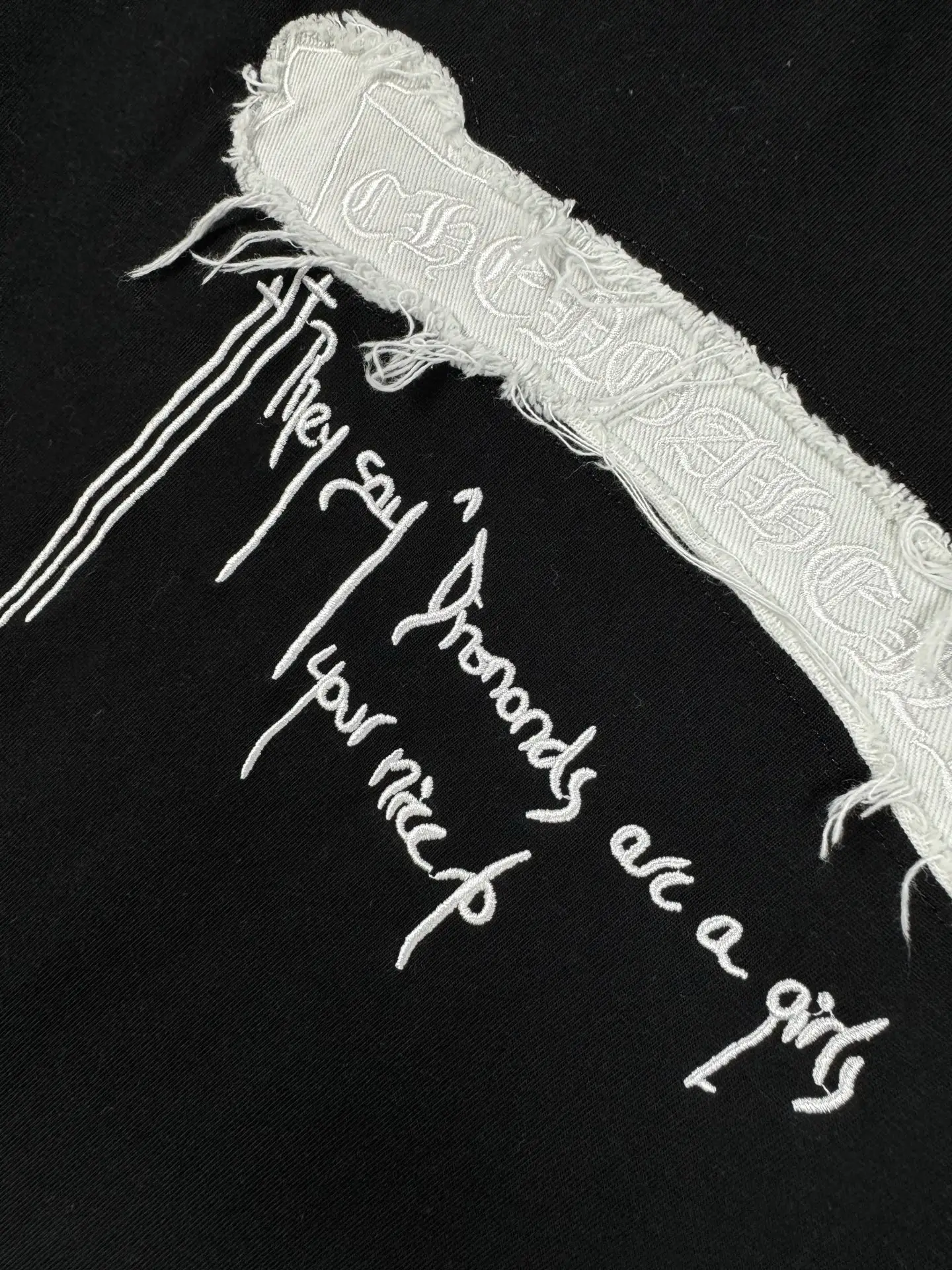 Acid-Wash Embroidered Cross T-Shirt D17019552 — view 7