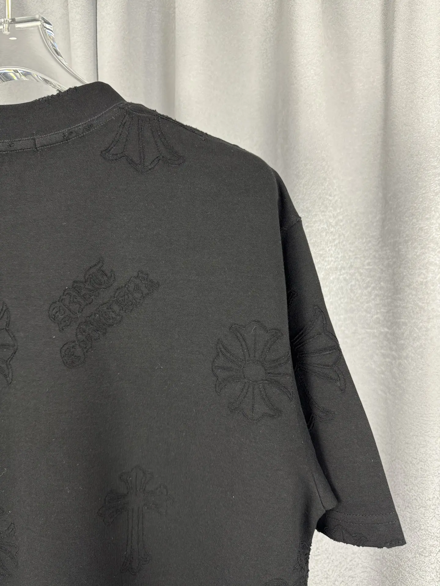 Acid-Wash Laser-Cut Cross T-Shirt D17019554 — view 8