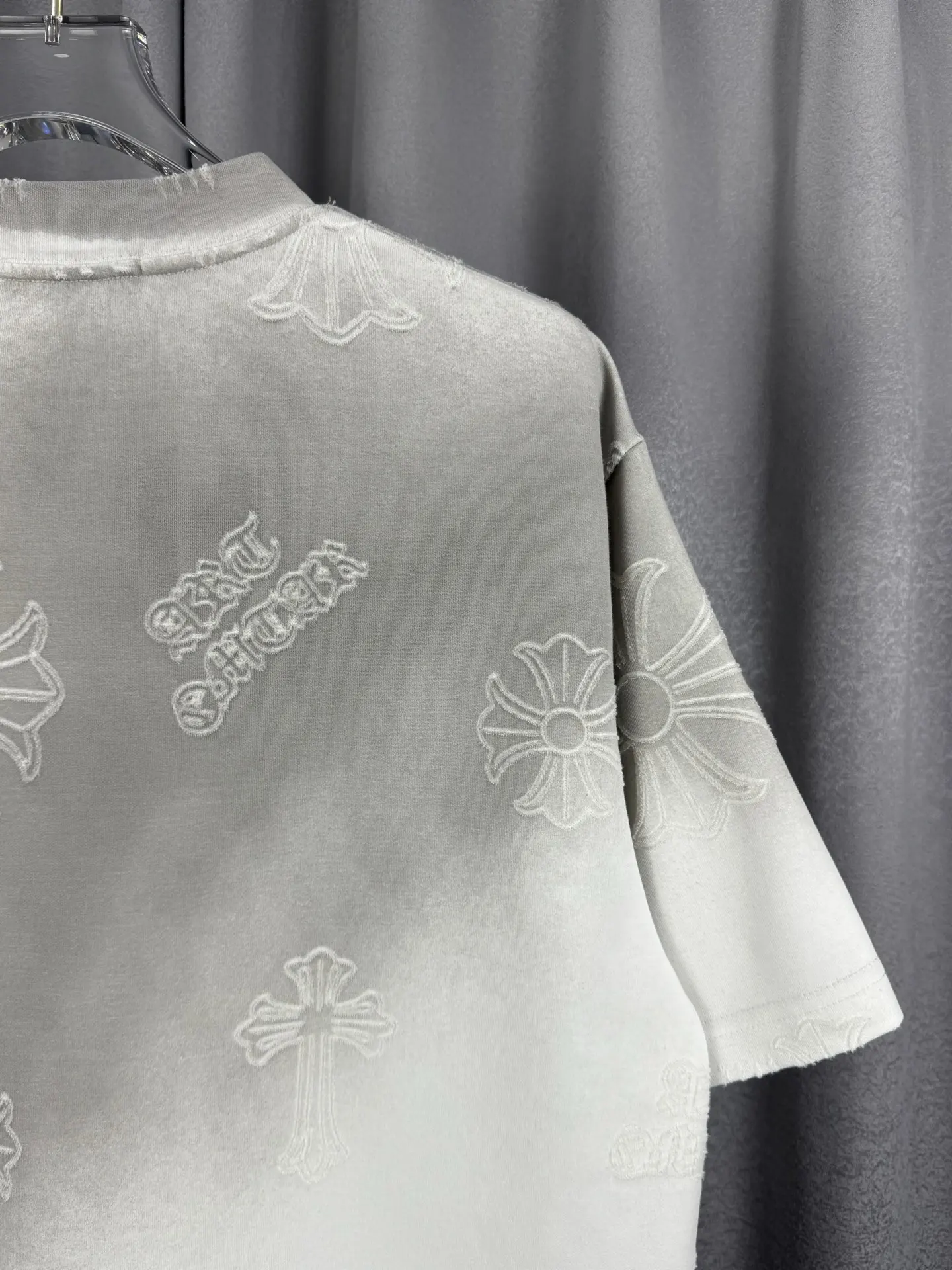 Acid-Wash Laser-Cut Cross T-Shirt D17019553 — view 9