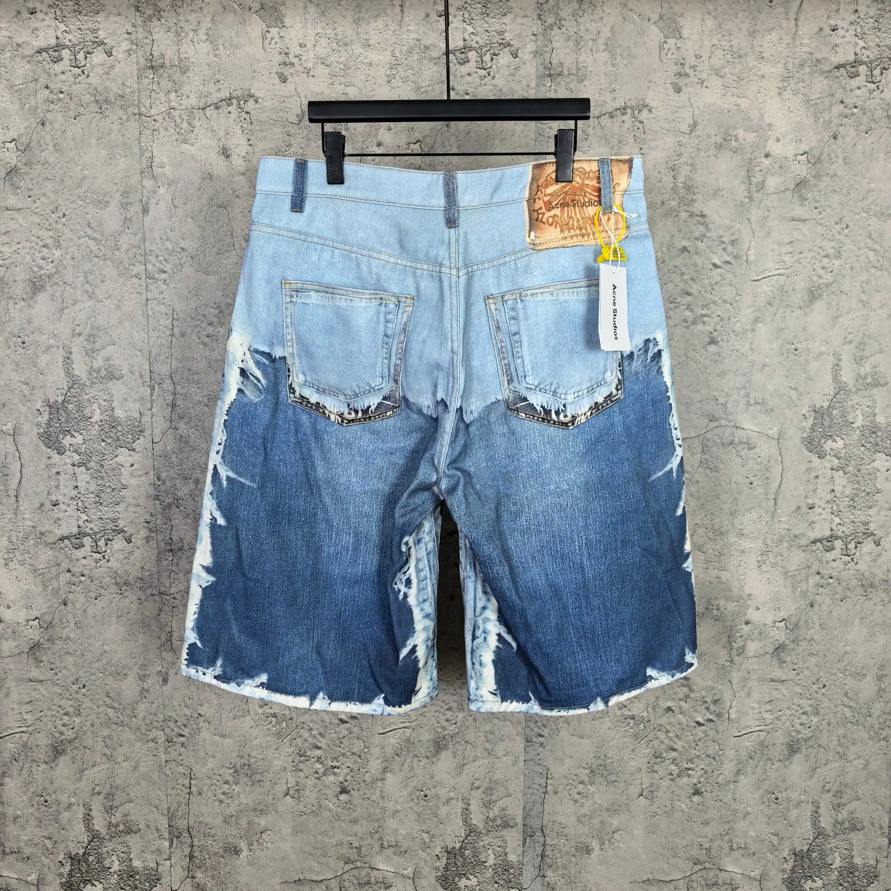 1981 Series 3D-Print Distressed Denim Shorts D17524526 — view 2