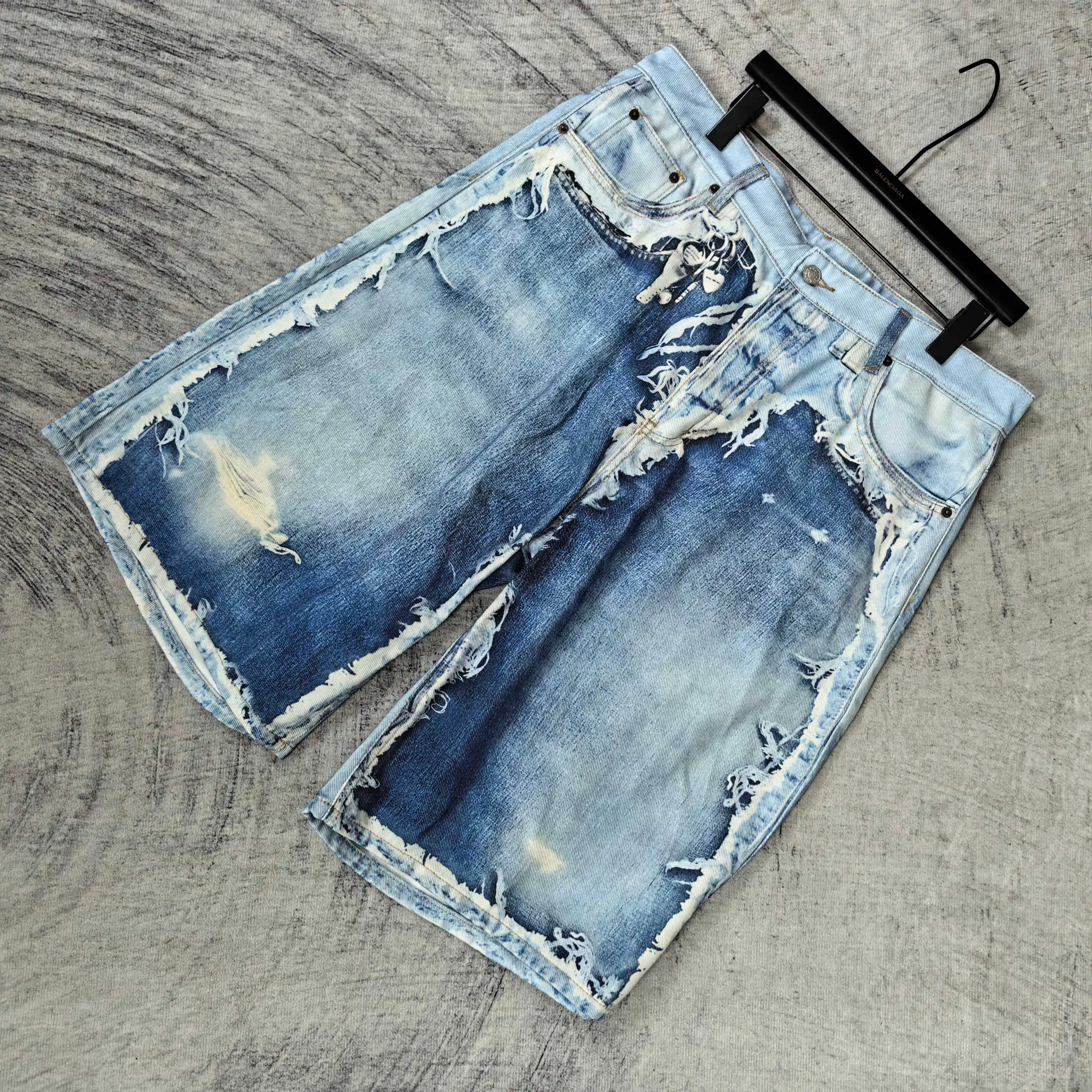 1981 Series 3D-Print Distressed Denim Shorts D17524526 — view 4