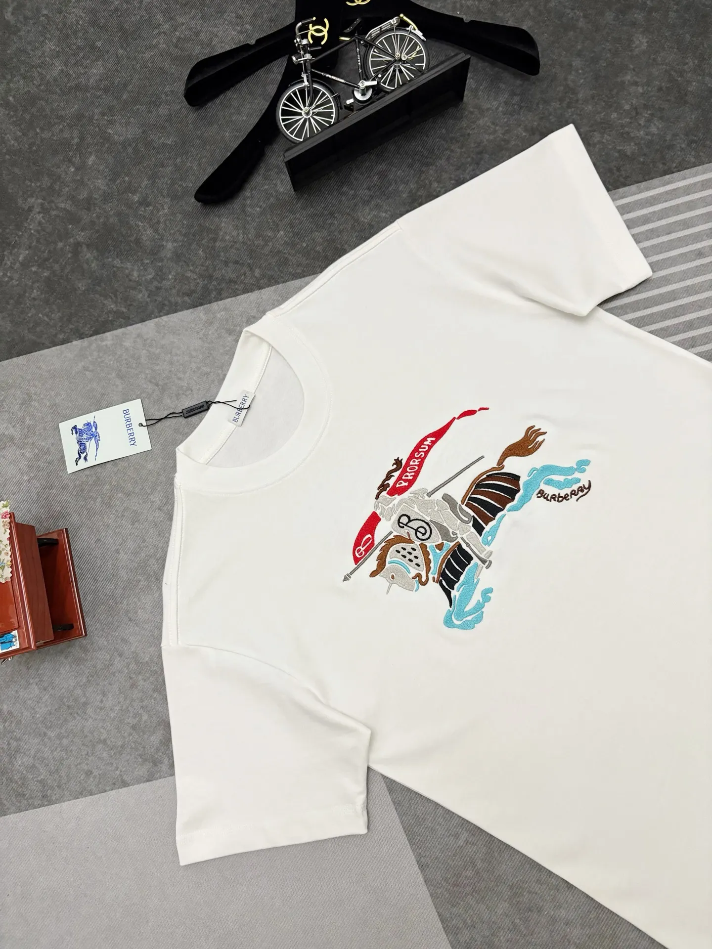Embroidered Equestrian Knight Cotton T-Shirt D17515300 — view 2