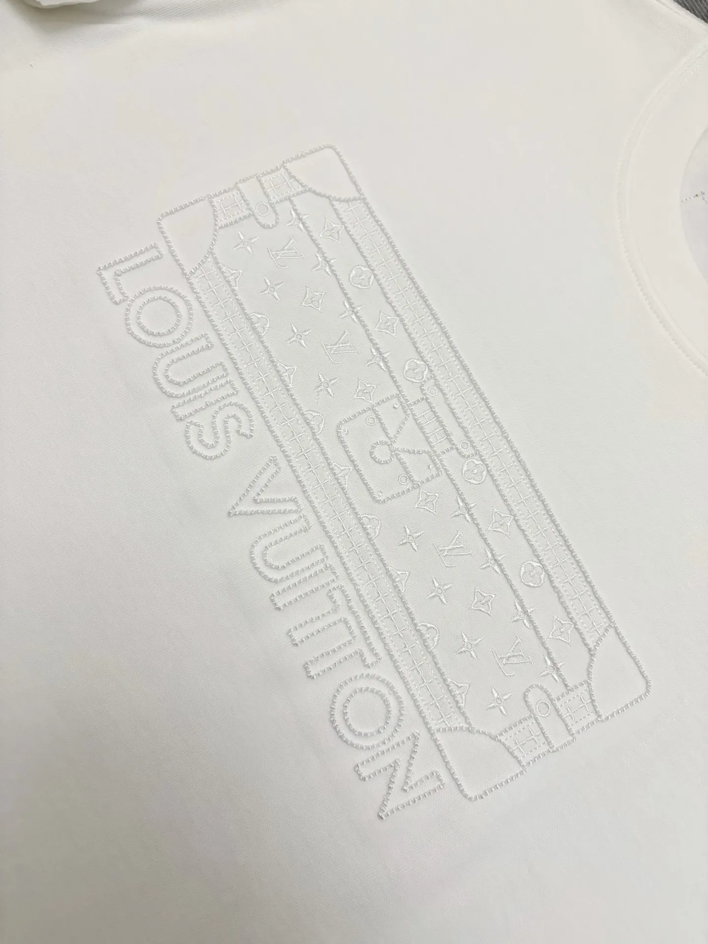Embroidered Trunk Logo Cotton T-Shirt D17515285 — view 5