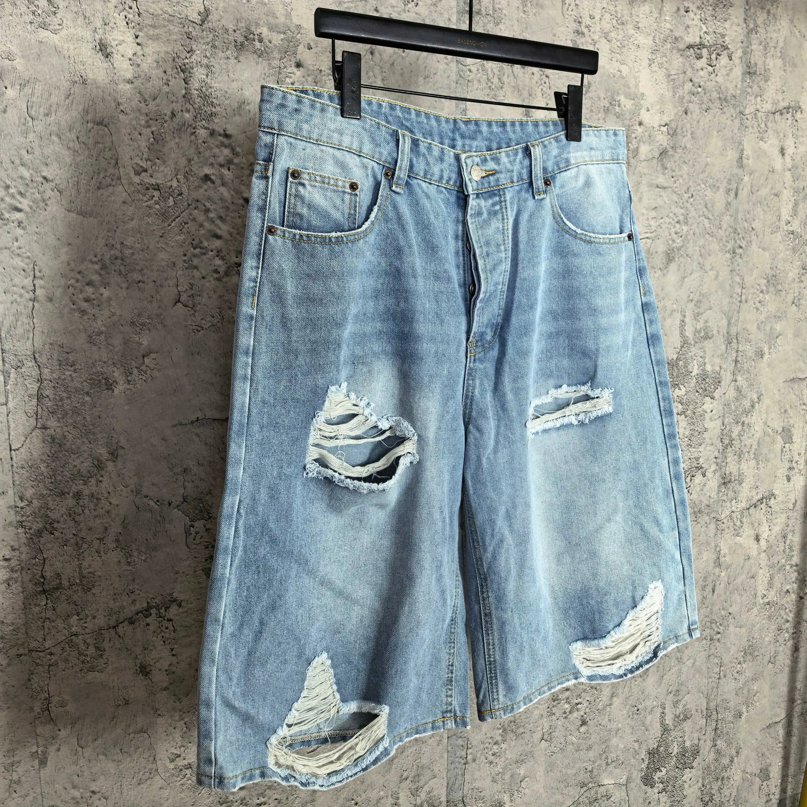 Distressed Loose-Fit Denim Shorts D18024582 — view 7