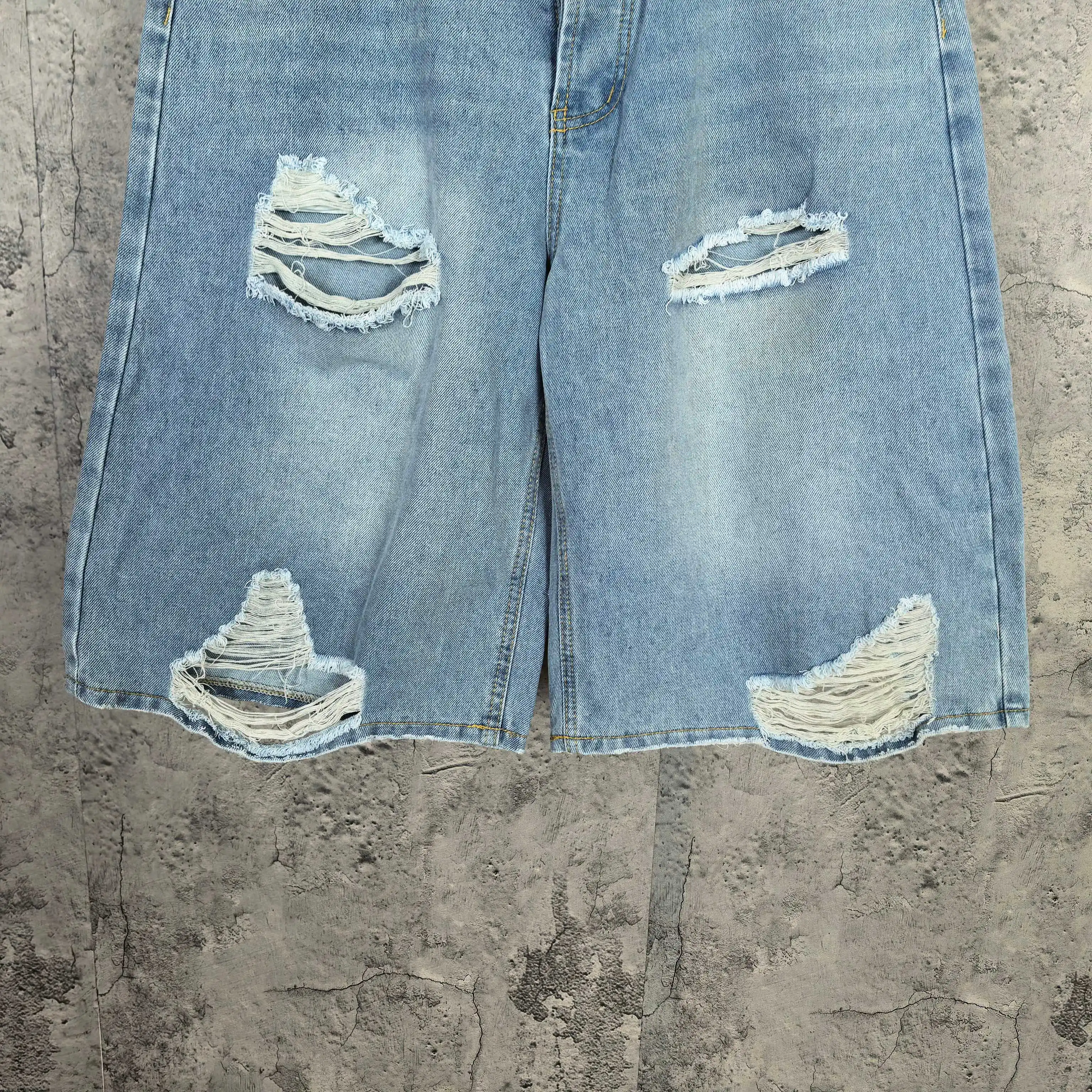 Distressed Loose-Fit Denim Shorts D18024582 — view 10
