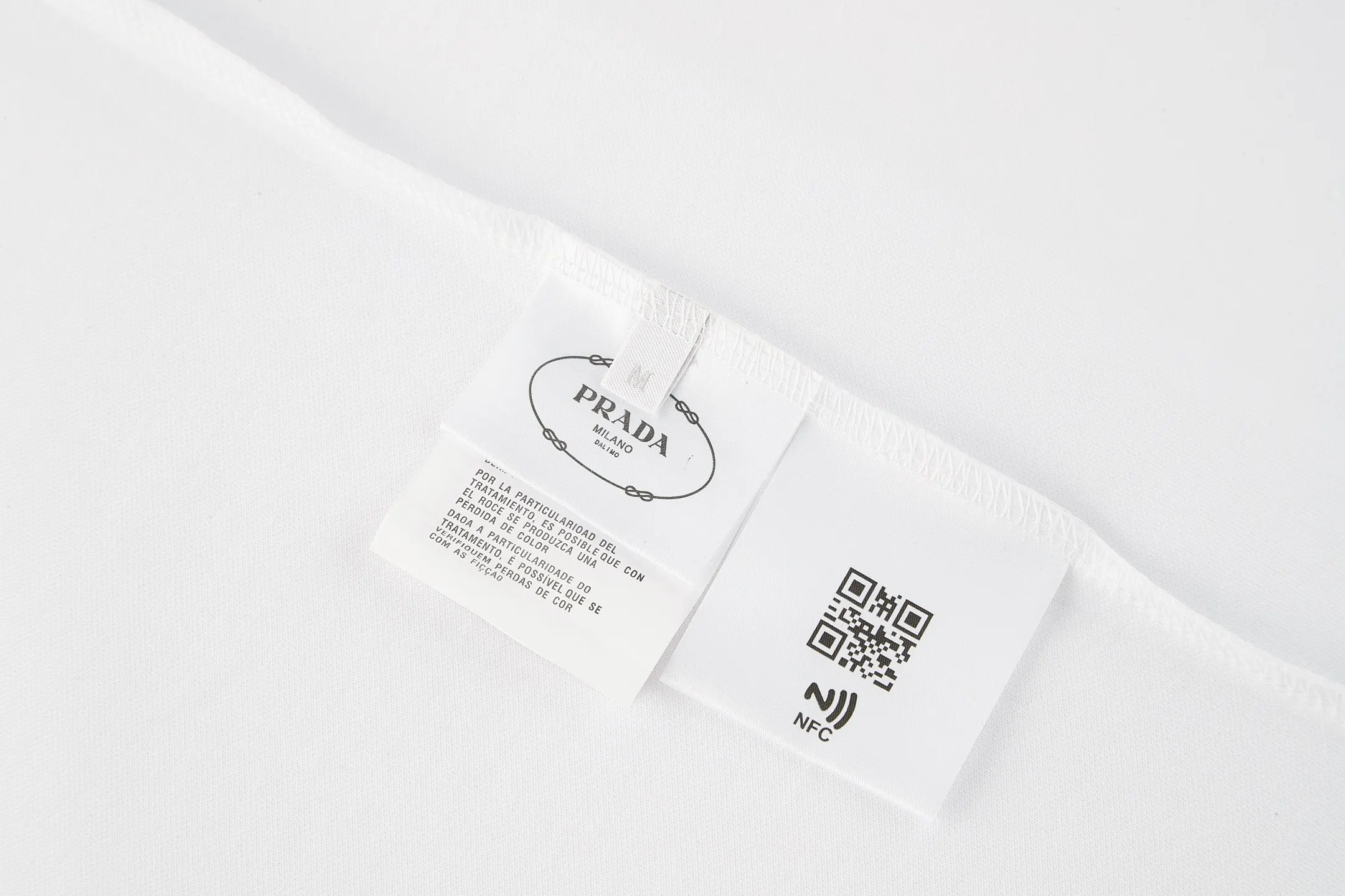 Oversized Logo-Badge Cotton T-Shirt D18014179 — view 9