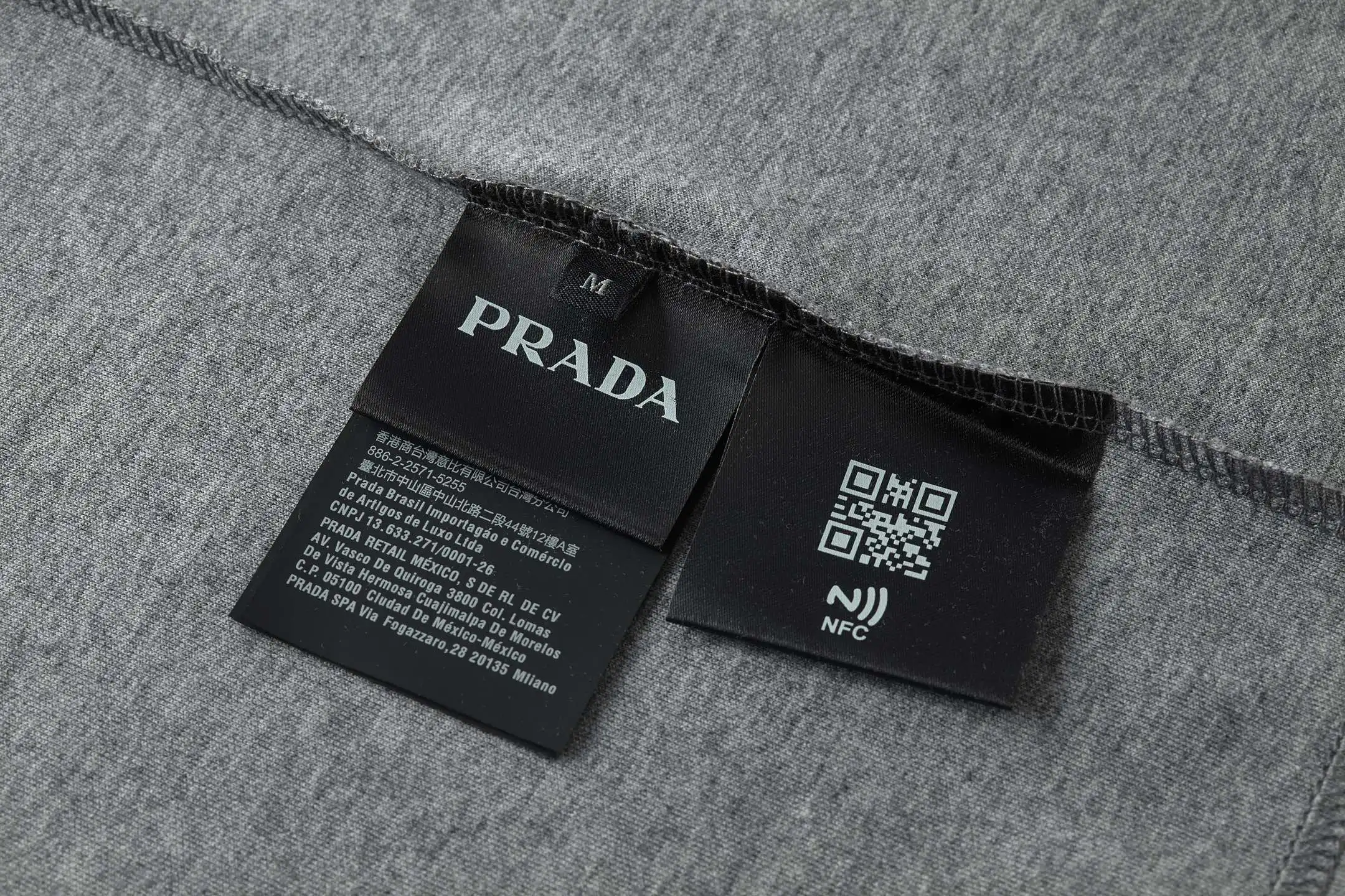 Oversized Logo-Embellished Cotton T-Shirt D18014168 — view 9