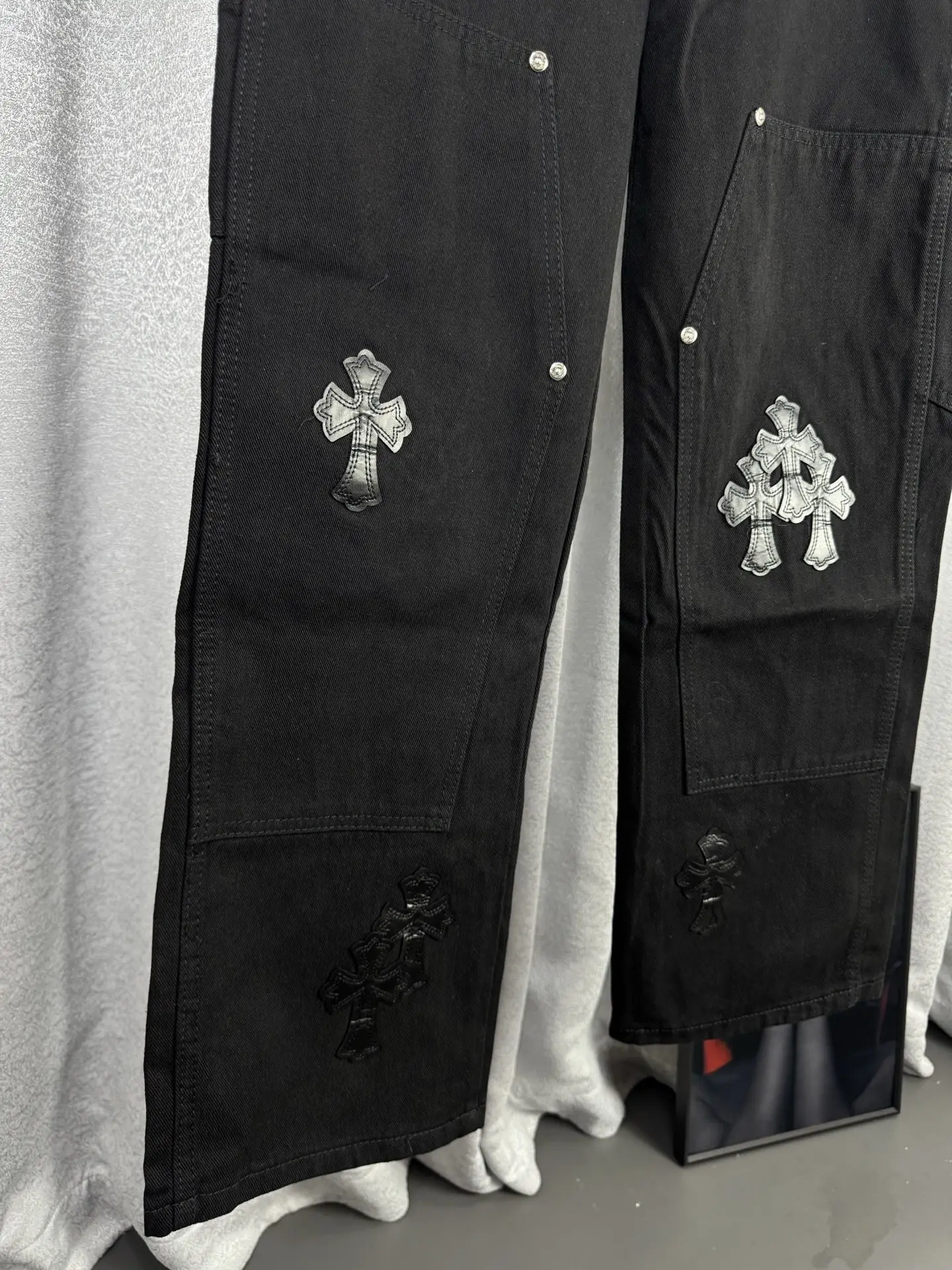 Chrome Hearts Cross Patch Remake Jeans D18019550 — view 5