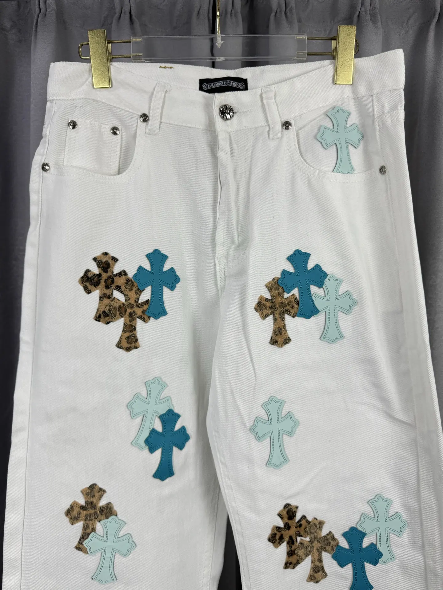 Cross Patch Straight-Leg Jeans D18019569 — view 3