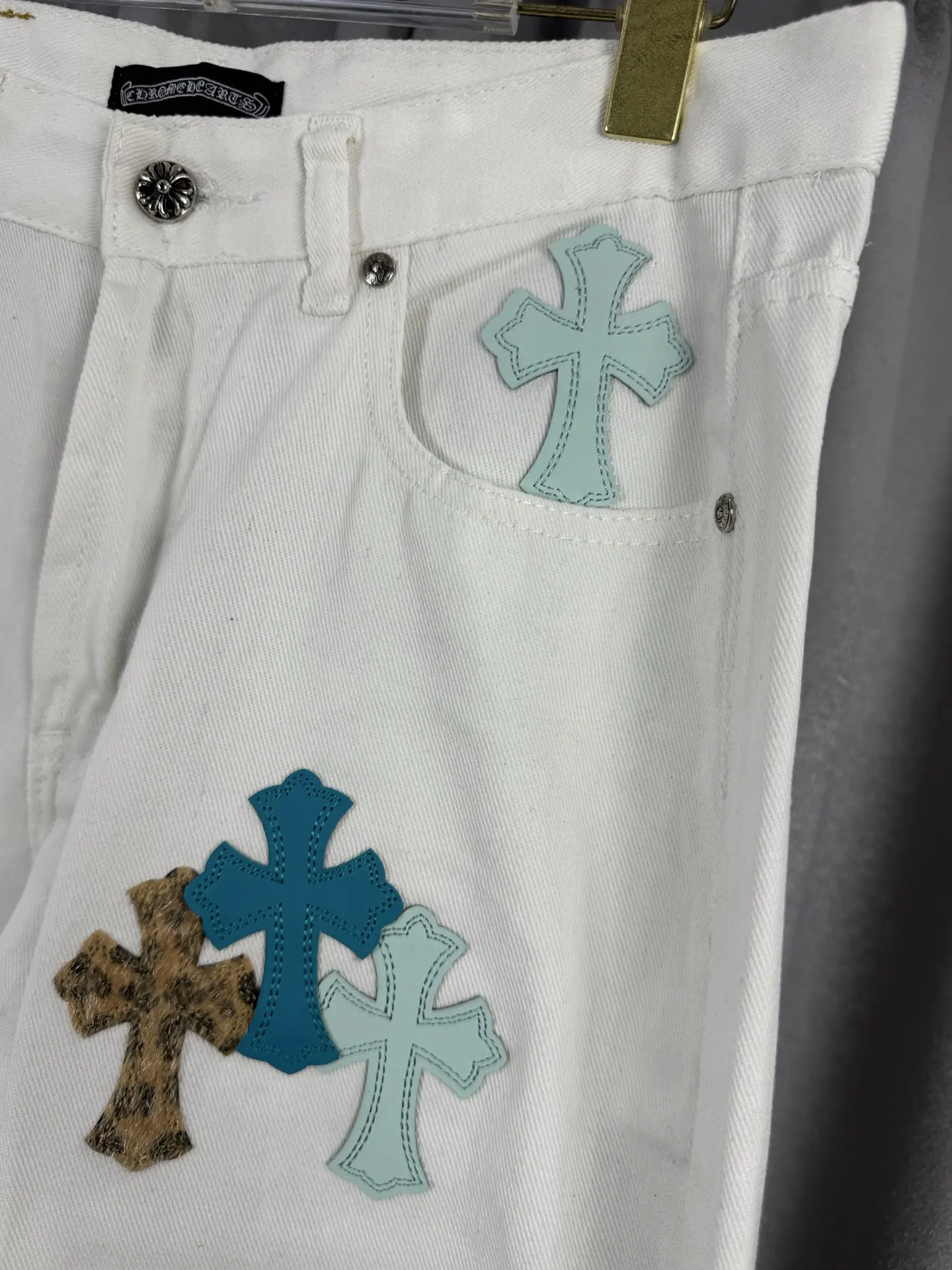 Cross Patch Straight-Leg Jeans D18019569 — view 6