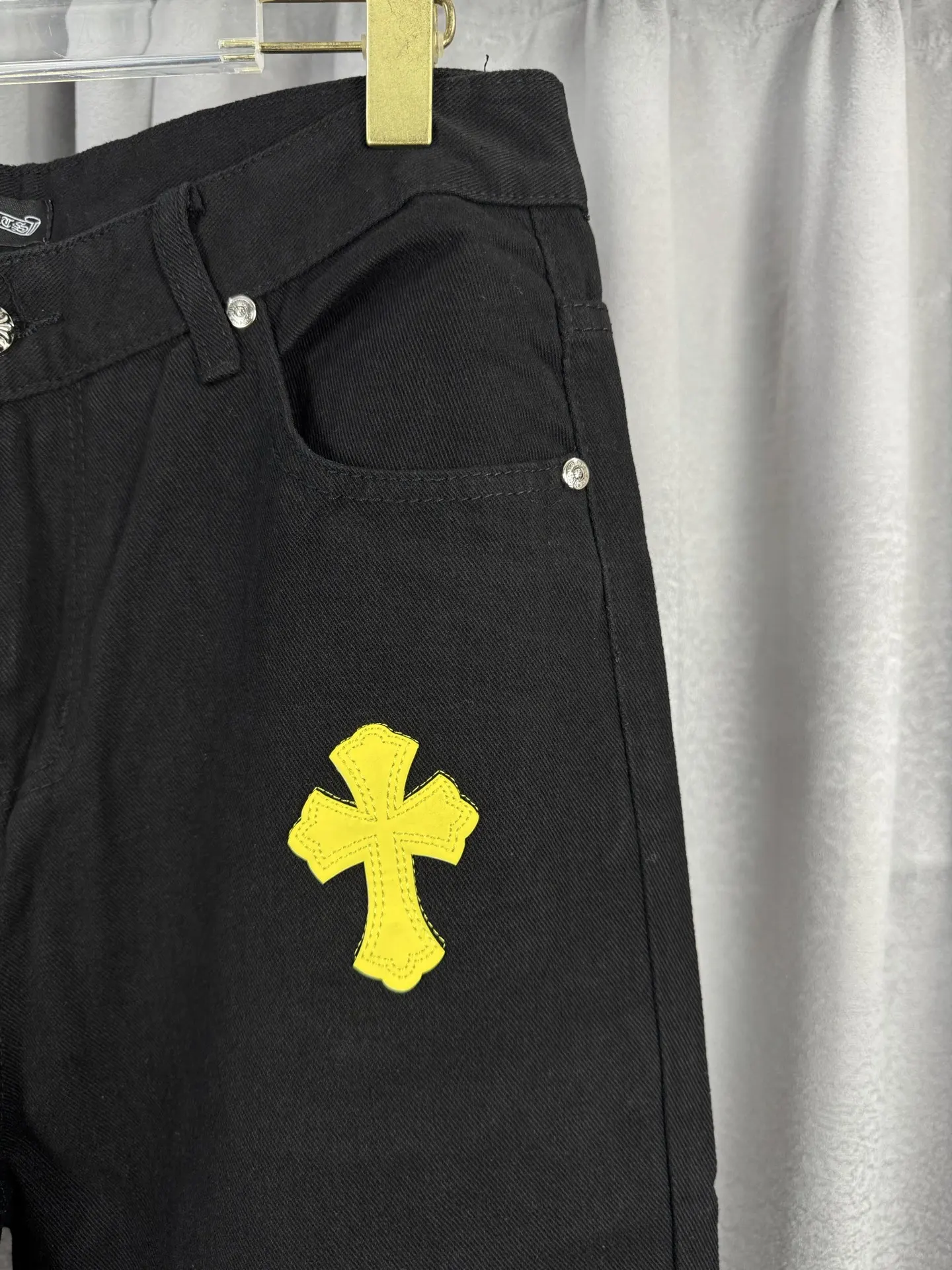 Chrome Hearts Cross Patch Remake Jeans D18019574 — view 4