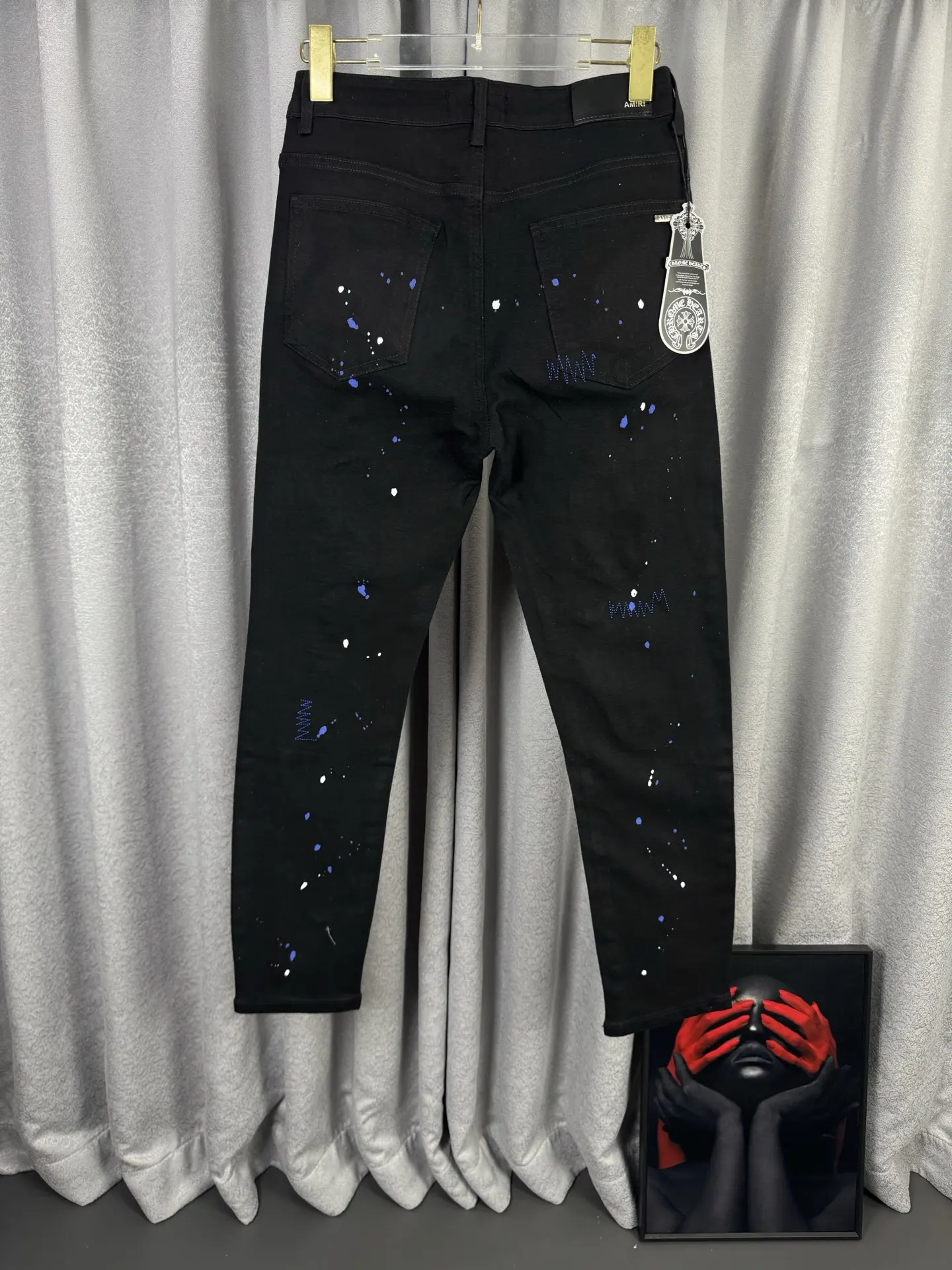 Cross Patch Distressed Straight-Leg Jeans D18019565 — view 2