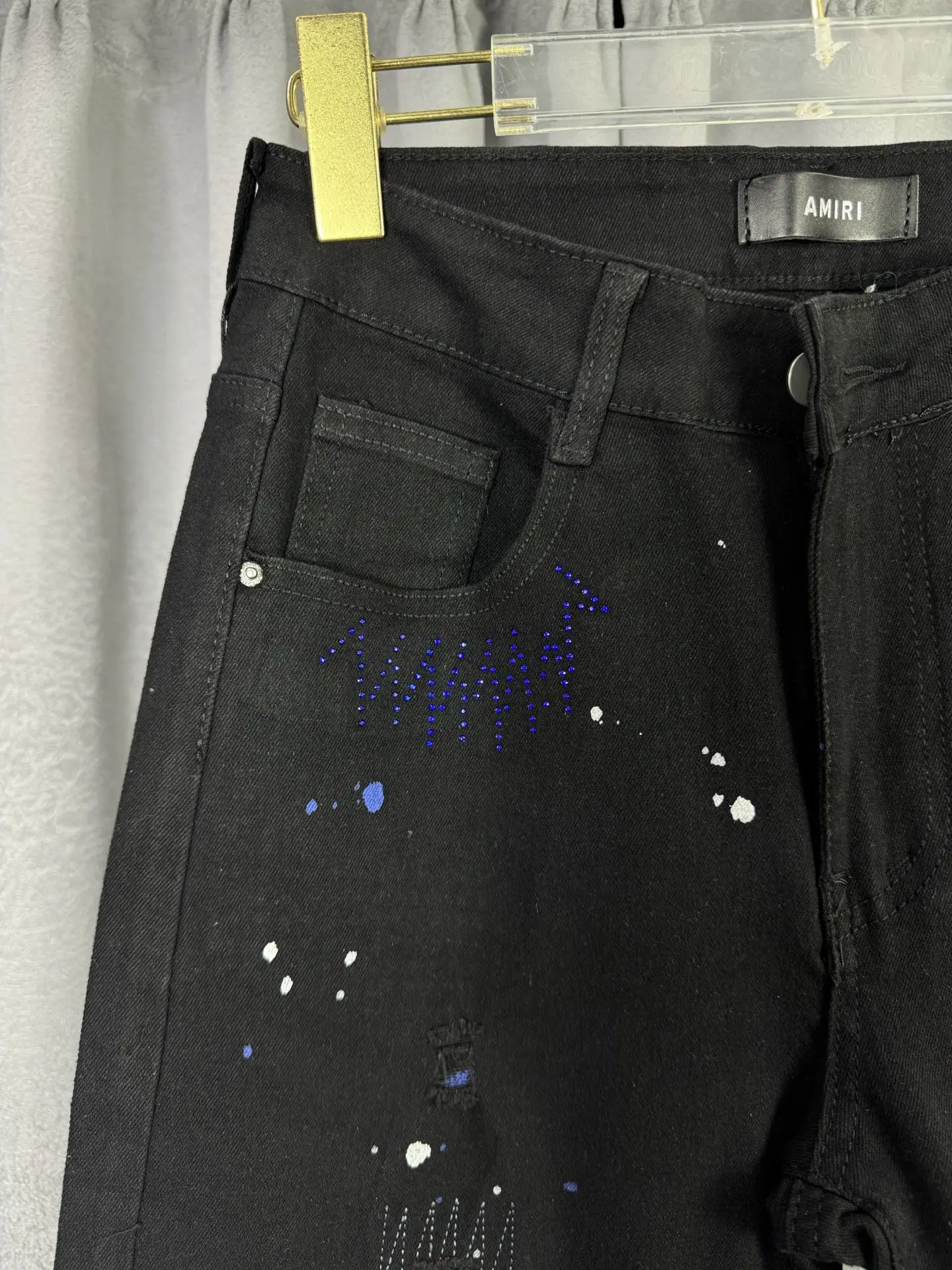 Cross Patch Distressed Straight-Leg Jeans D18019565 — view 3