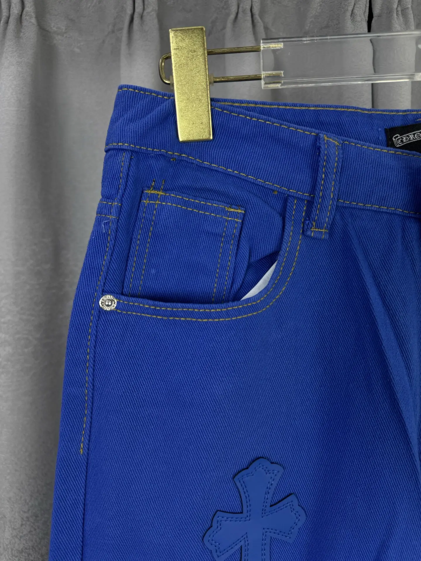 Cross Patch Straight-Leg Jeans D18019542 — view 4