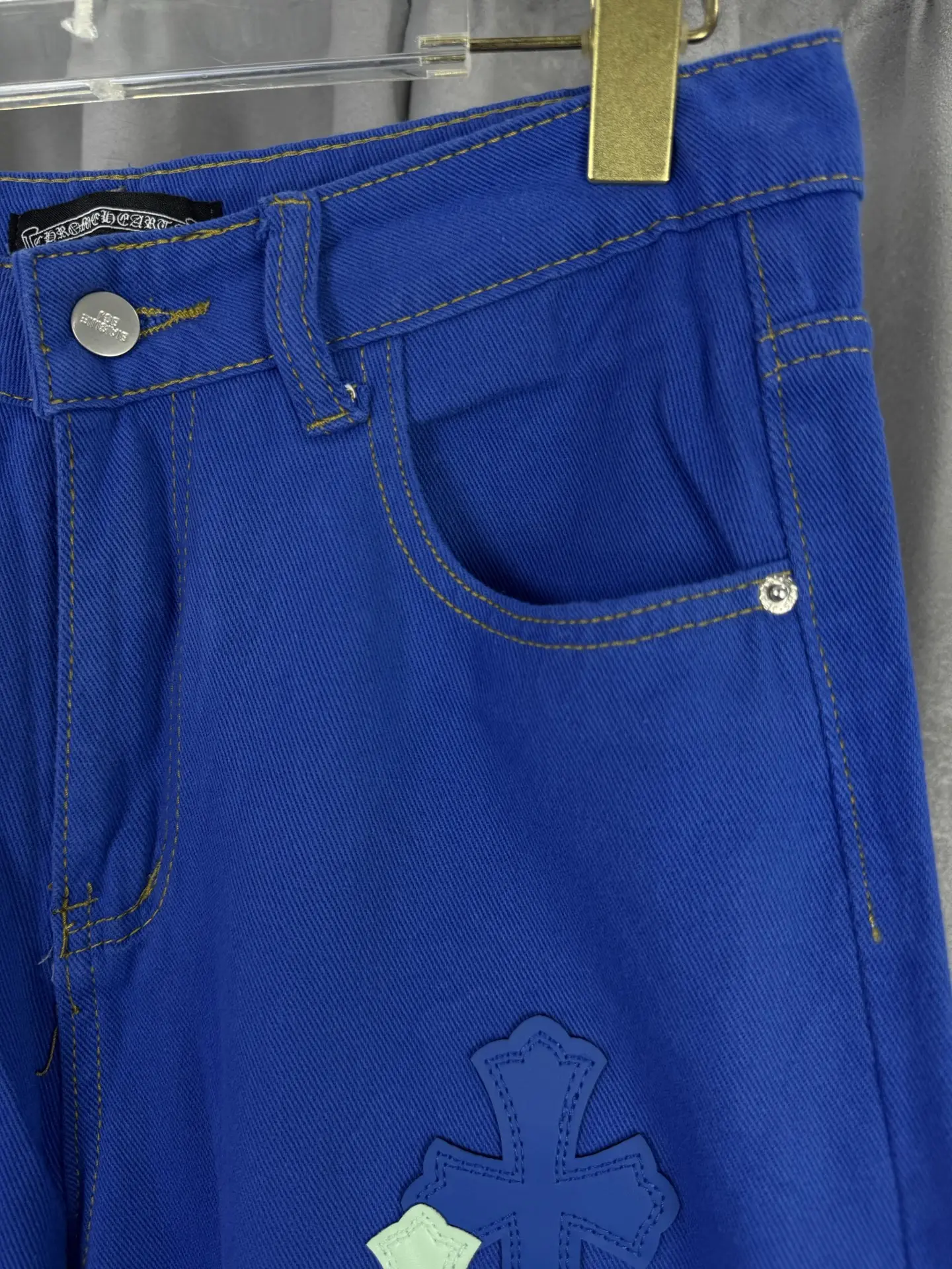Cross Patch Straight-Leg Jeans D18019542 — view 5