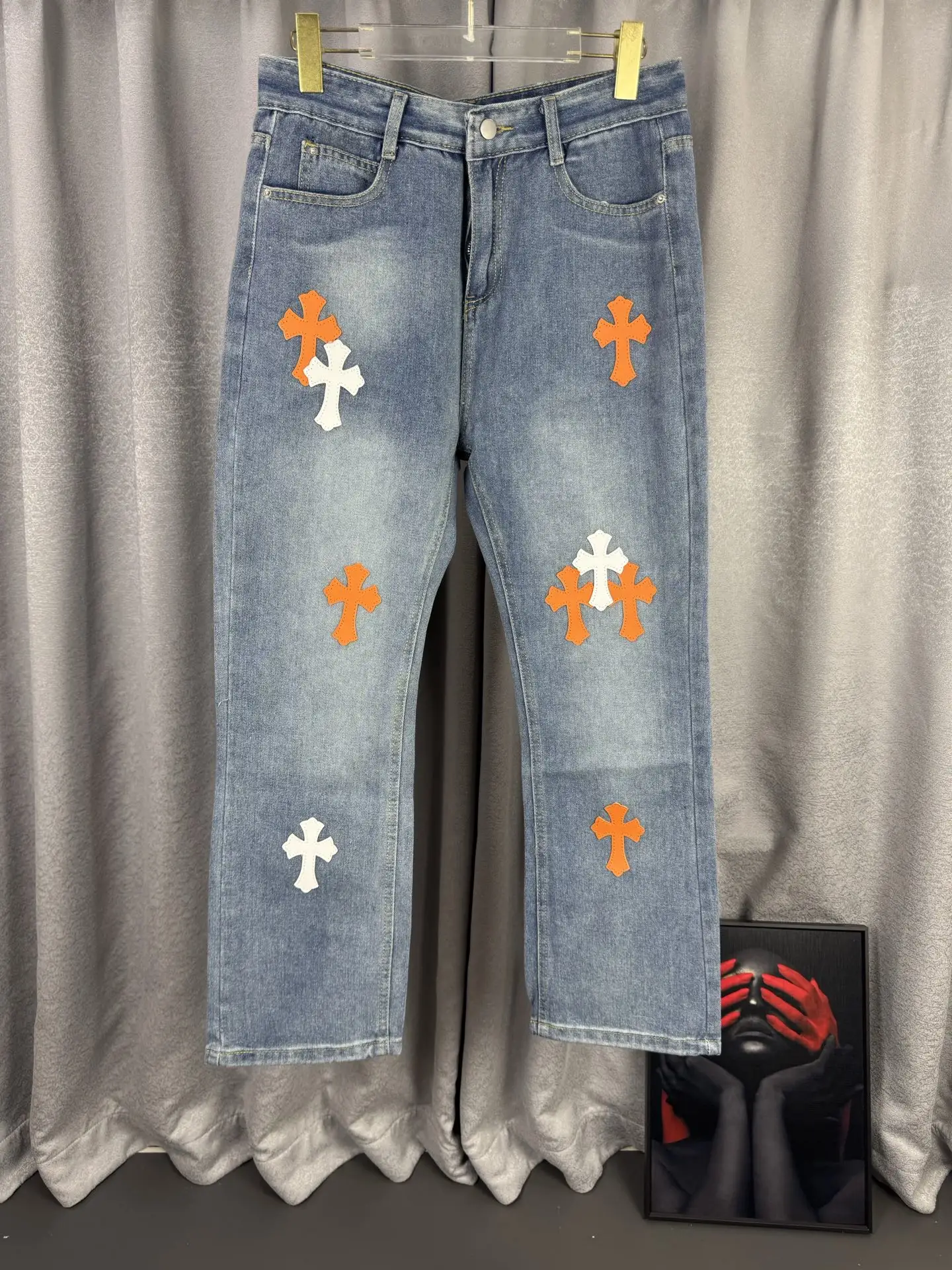 Leather Cross Patch Straight-Leg Jeans D18019544