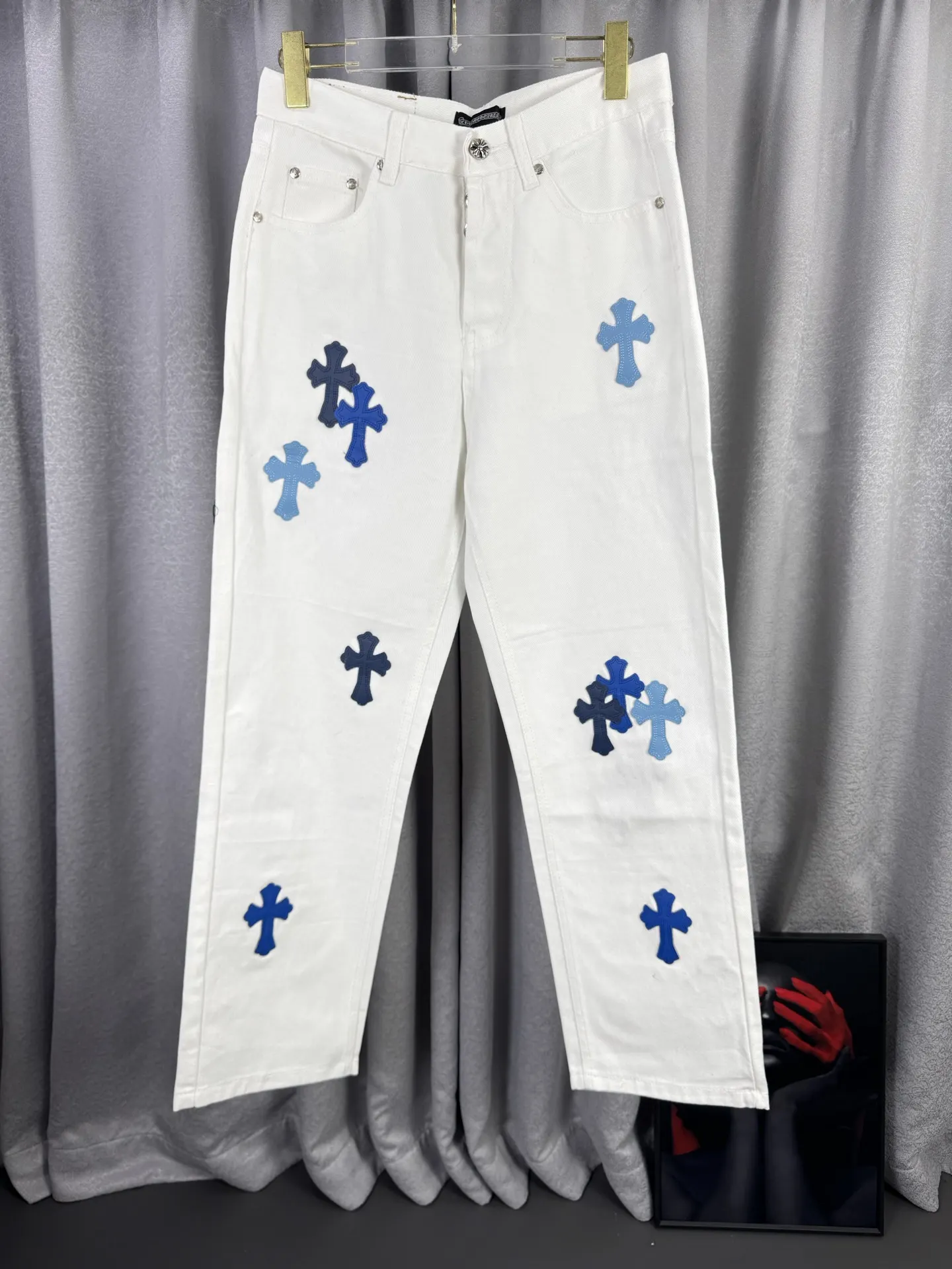 Chrome Hearts Cross-Patch Straight-Leg Jeans D18019577