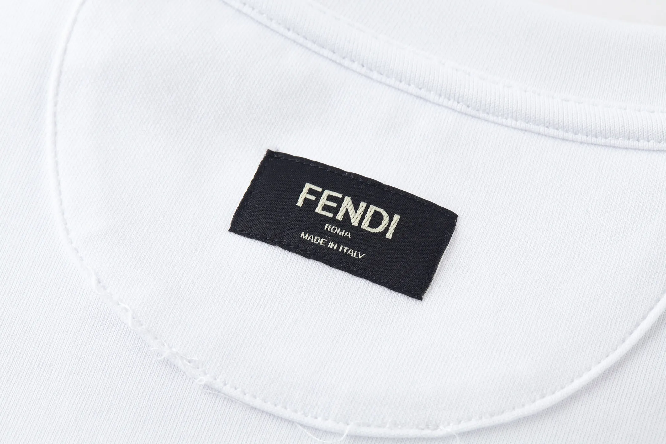 Flower Logo Embroidered Cotton T-Shirt D18514185 — view 4