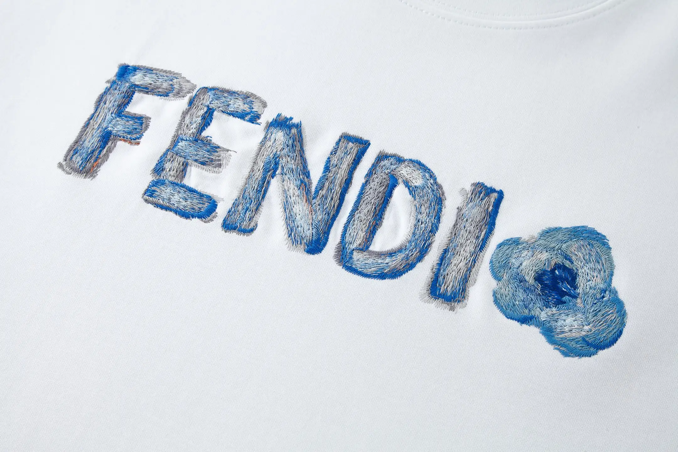 Flower Logo Embroidered Cotton T-Shirt D18514185 — view 5
