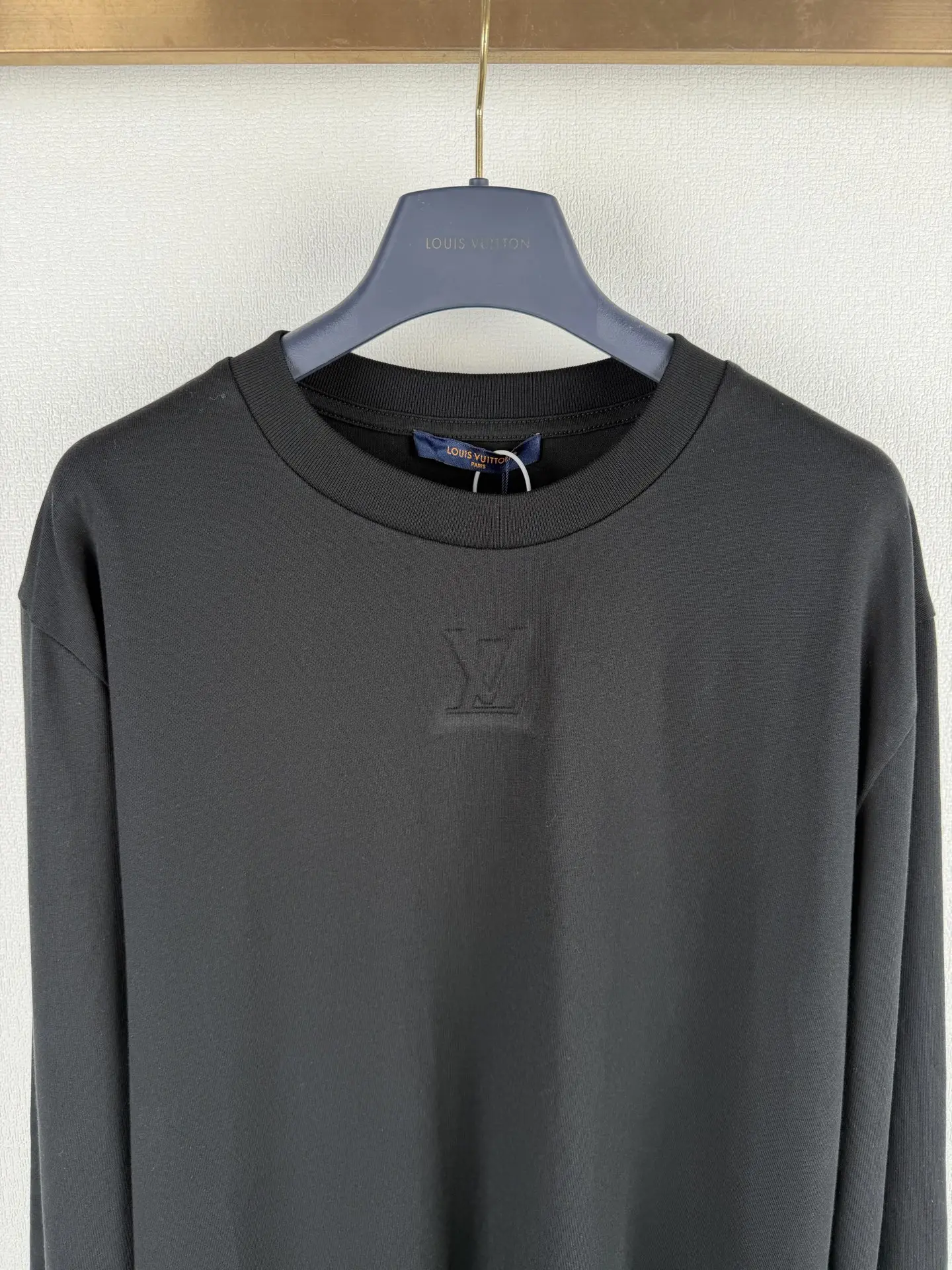 Embossed Logo Long-Sleeve T-Shirt D18524925 — view 2