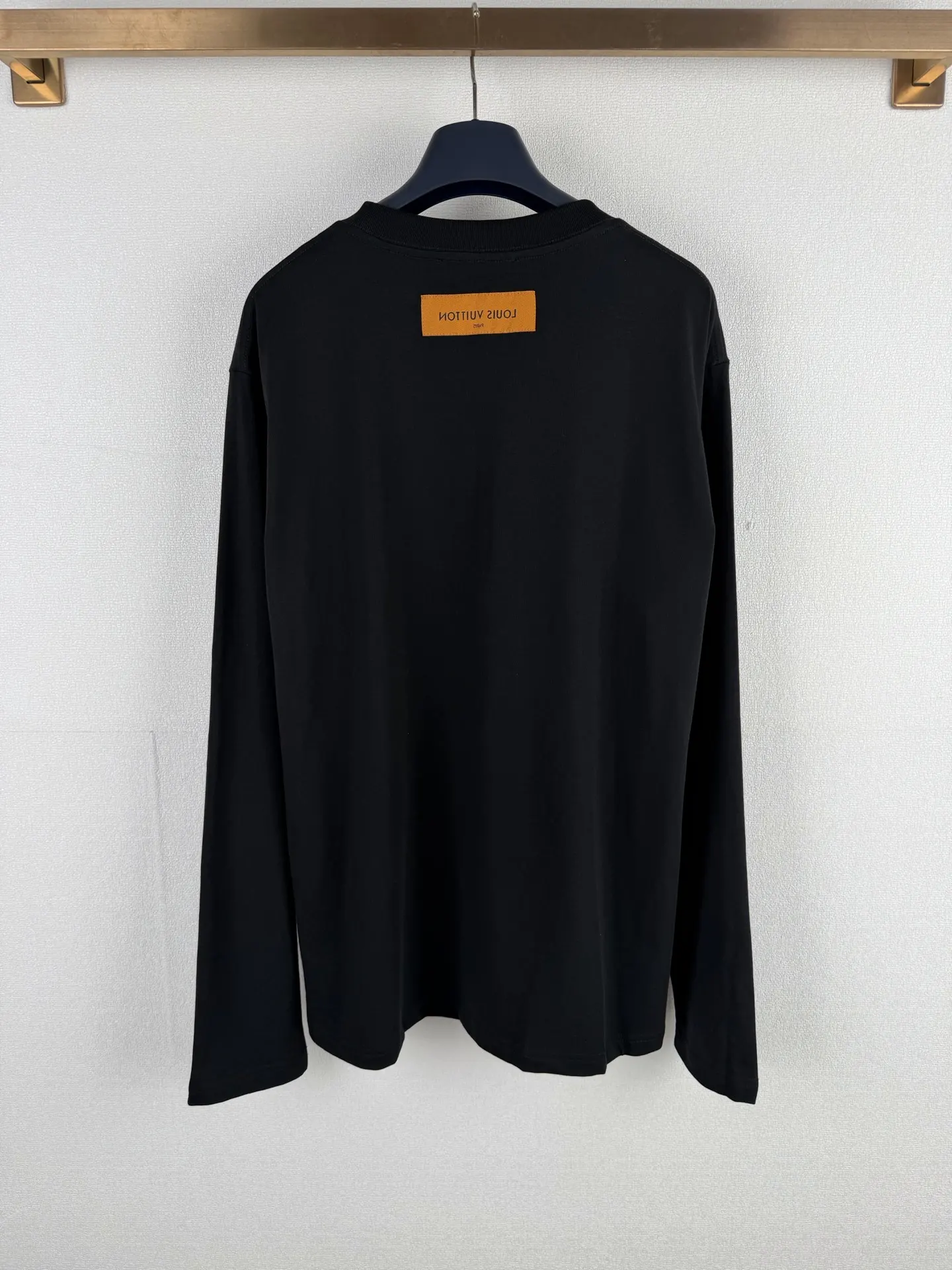 Embossed Logo Long-Sleeve T-Shirt D18524925 — view 3