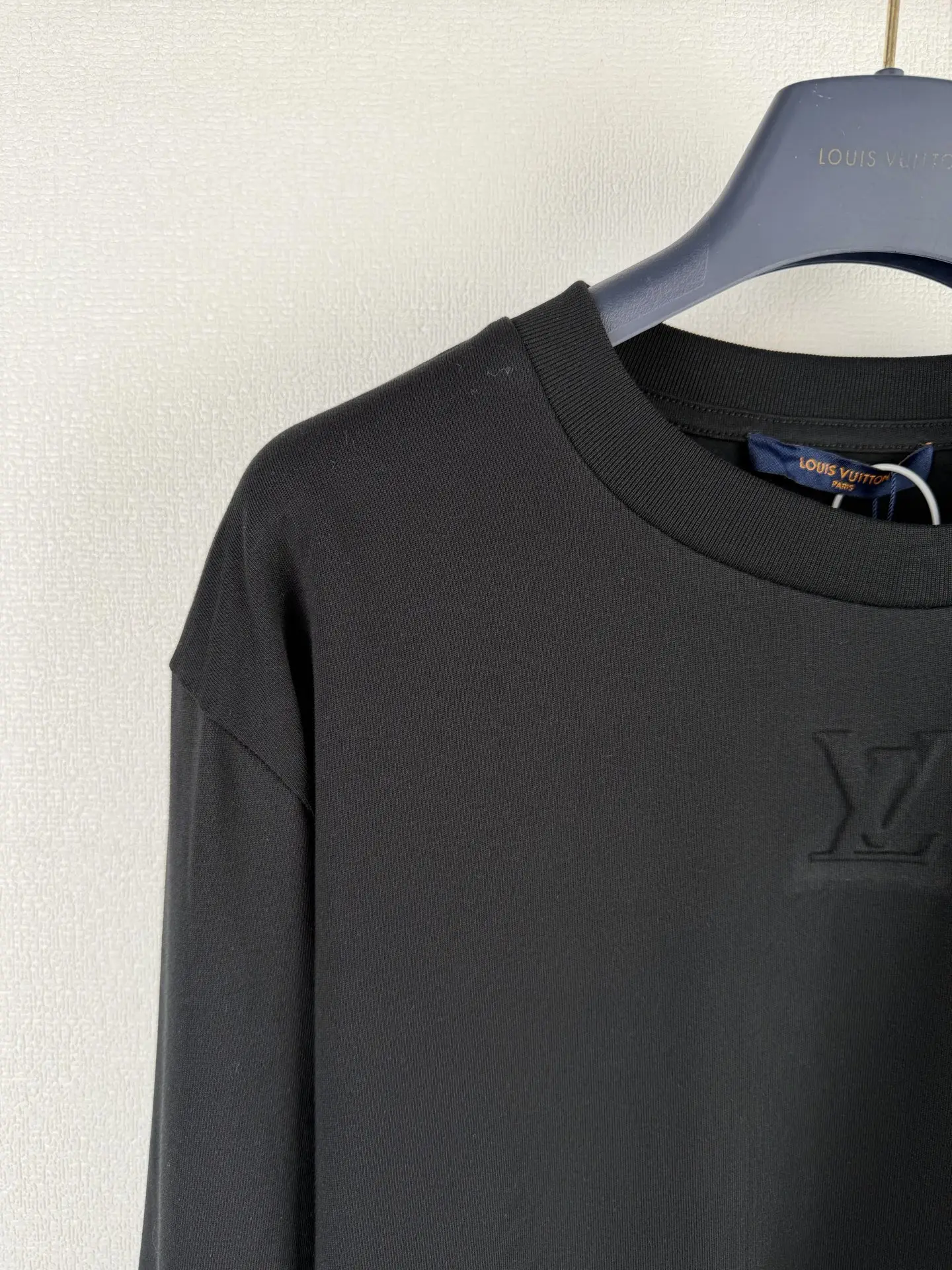 Embossed Logo Long-Sleeve T-Shirt D18524925 — view 7