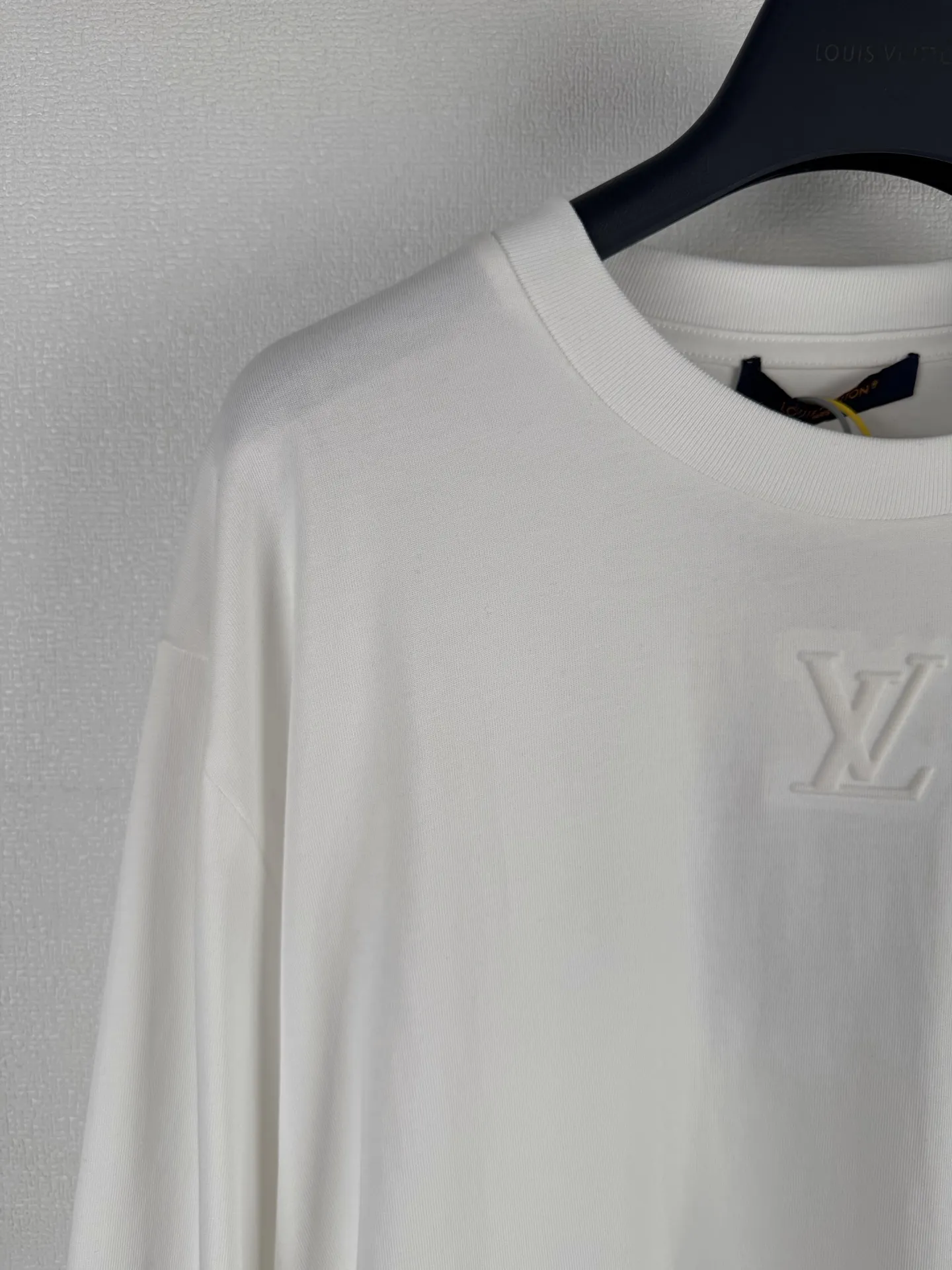 Embossed Logo Long-Sleeve T-Shirt D18524926 — view 7