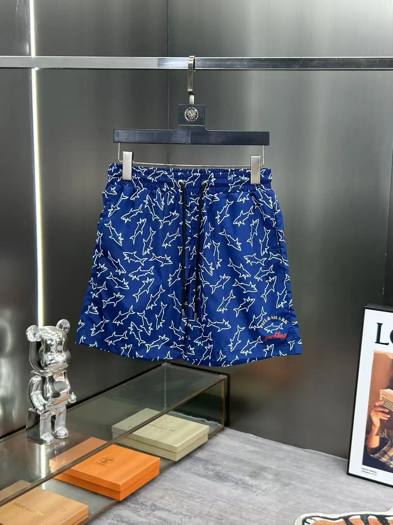 Shorts Logo D18512384