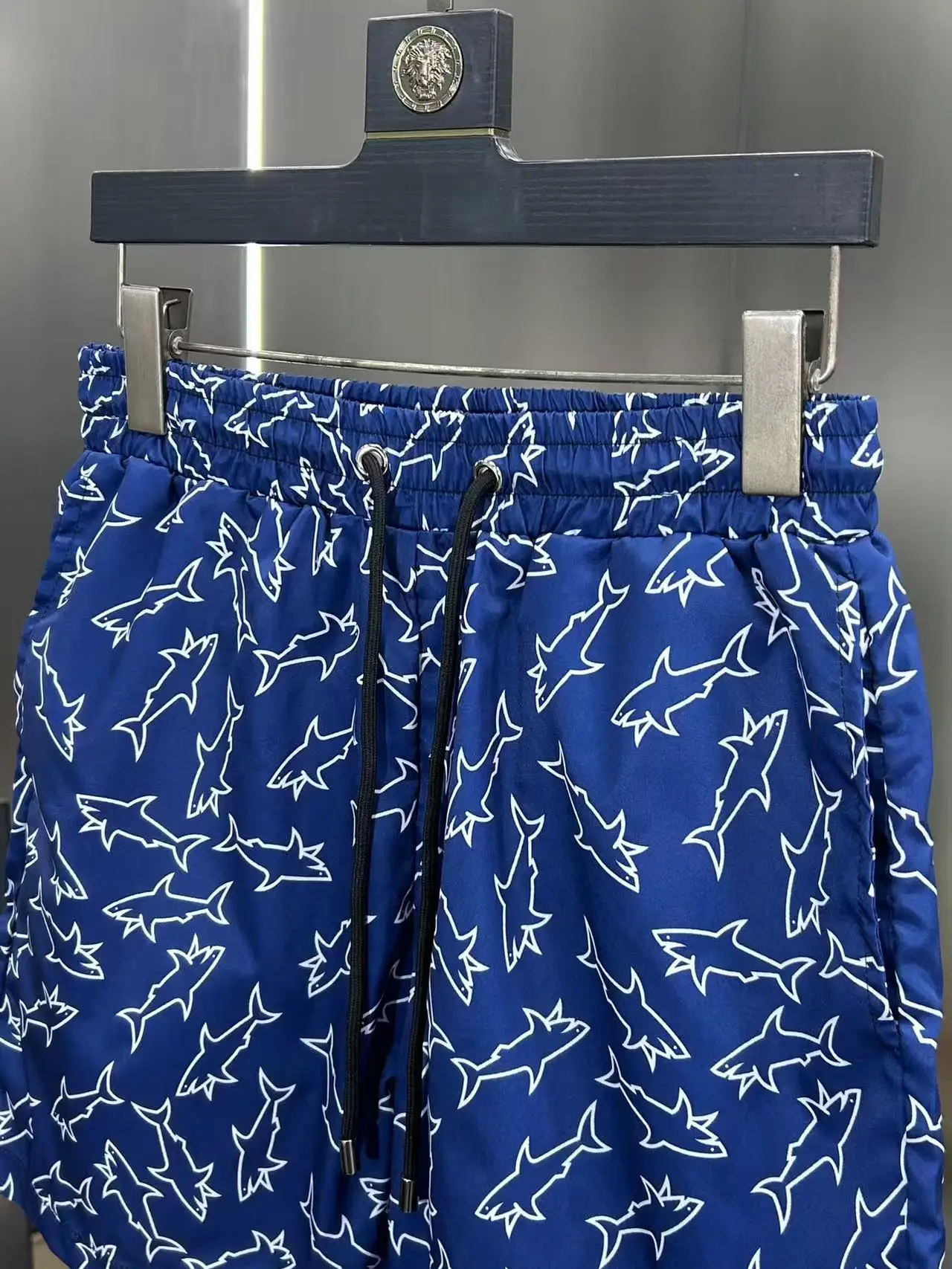 Shorts Logo D18512384 — view 3