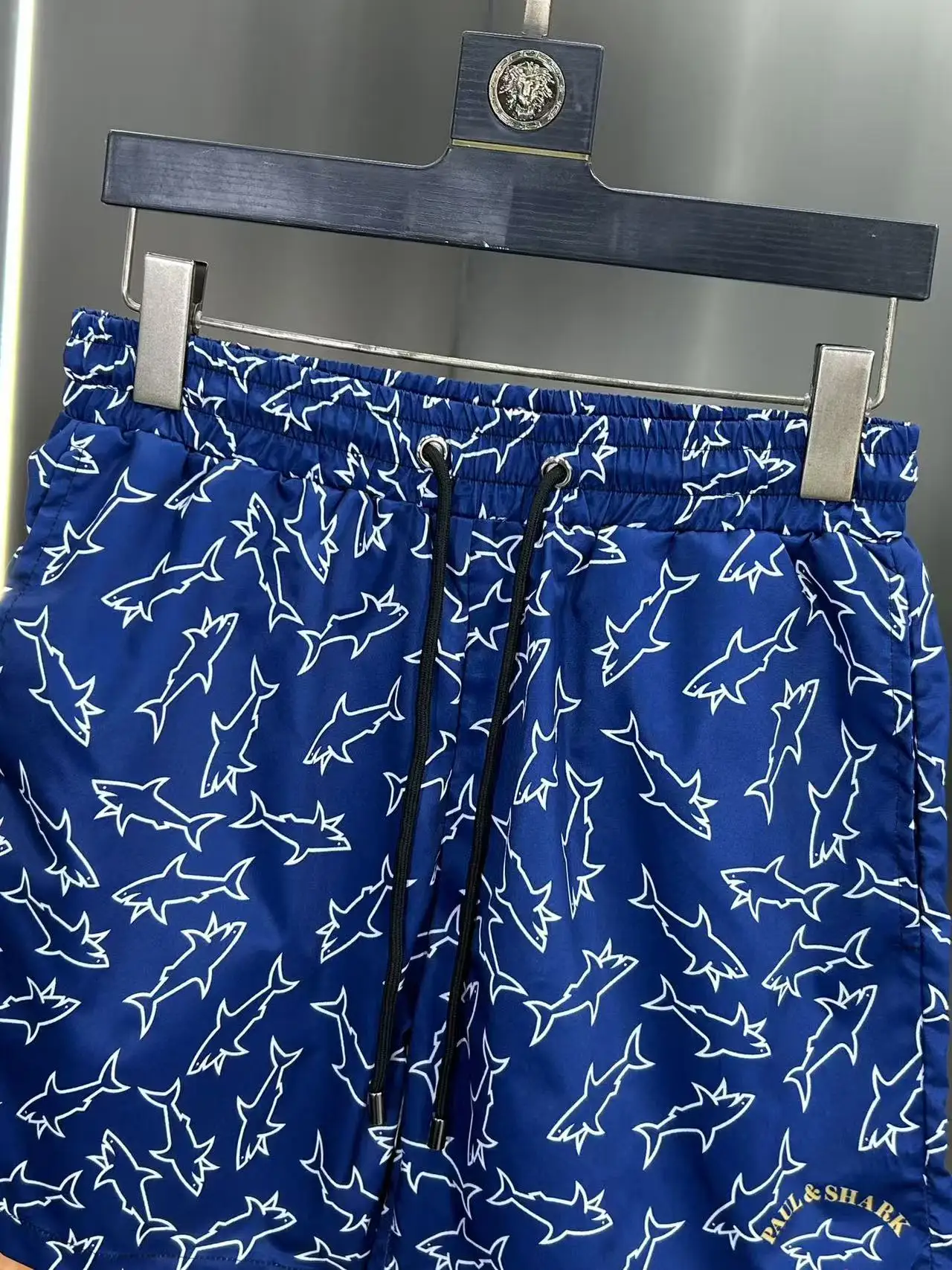 Shorts Logo D18512384 — view 4
