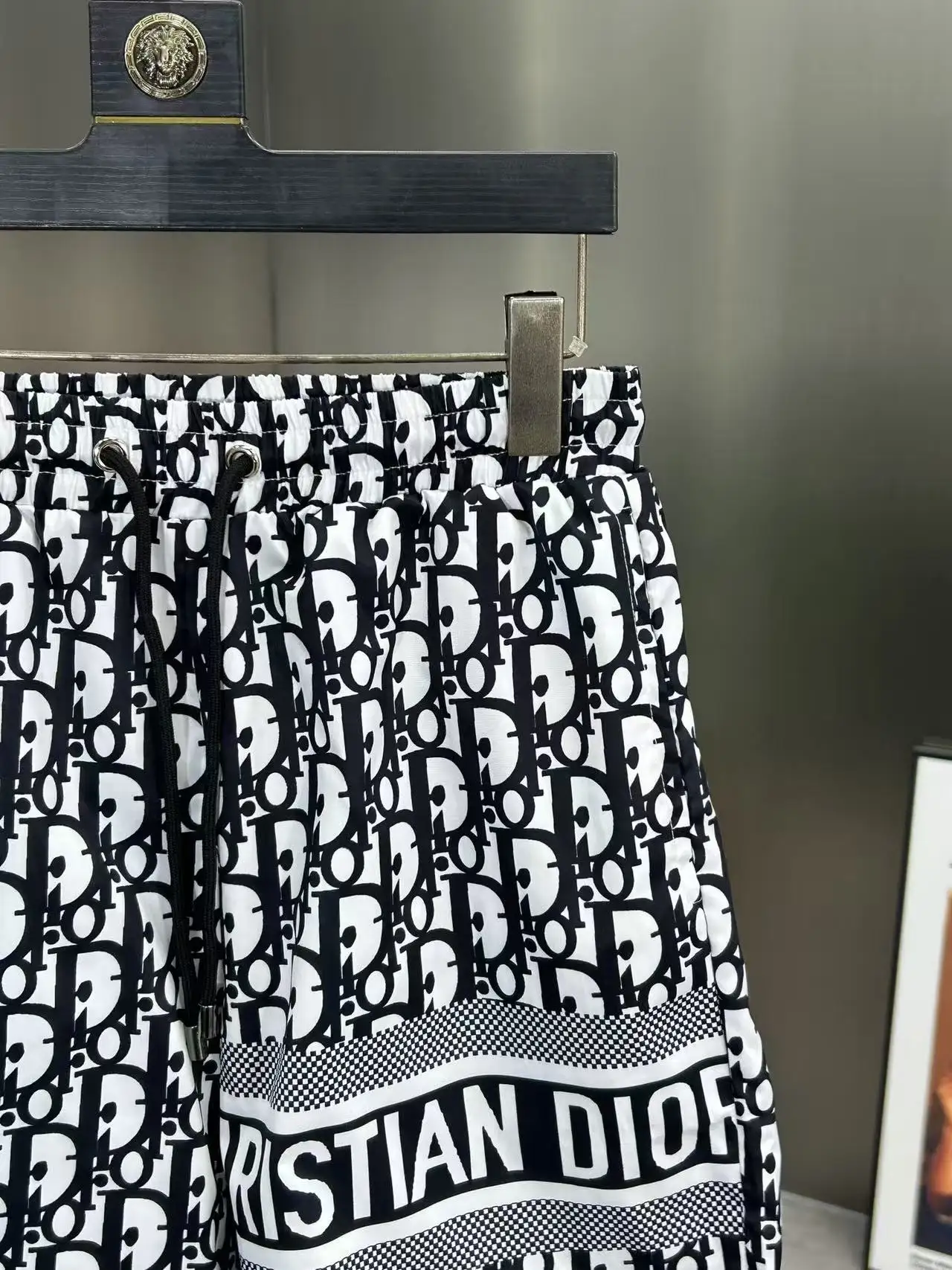 Oblique Monogram Quick-Dry Shorts D18512395 — view 4
