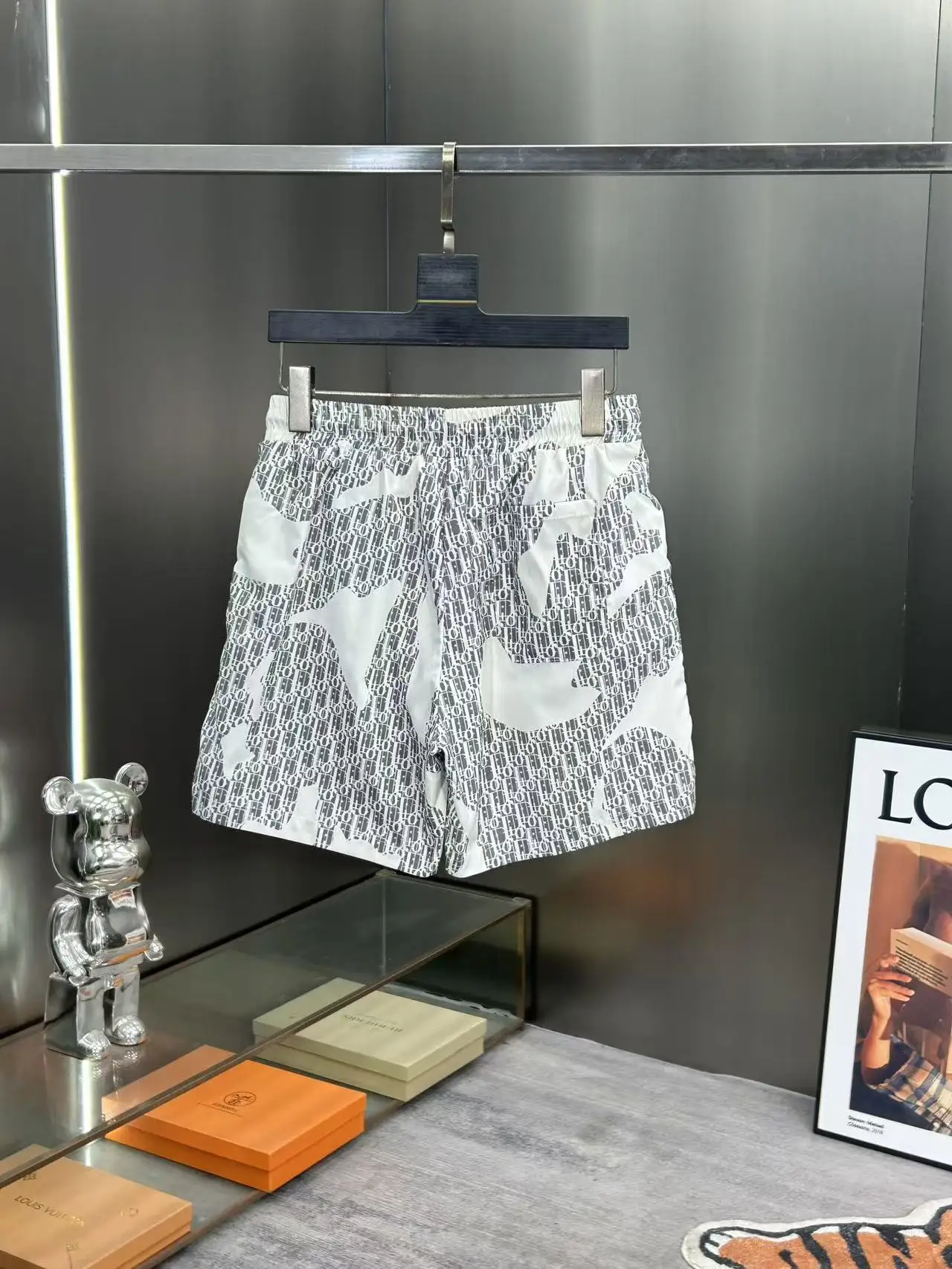 Oblique Monogram Quick-Dry Shorts D18512377 — view 2