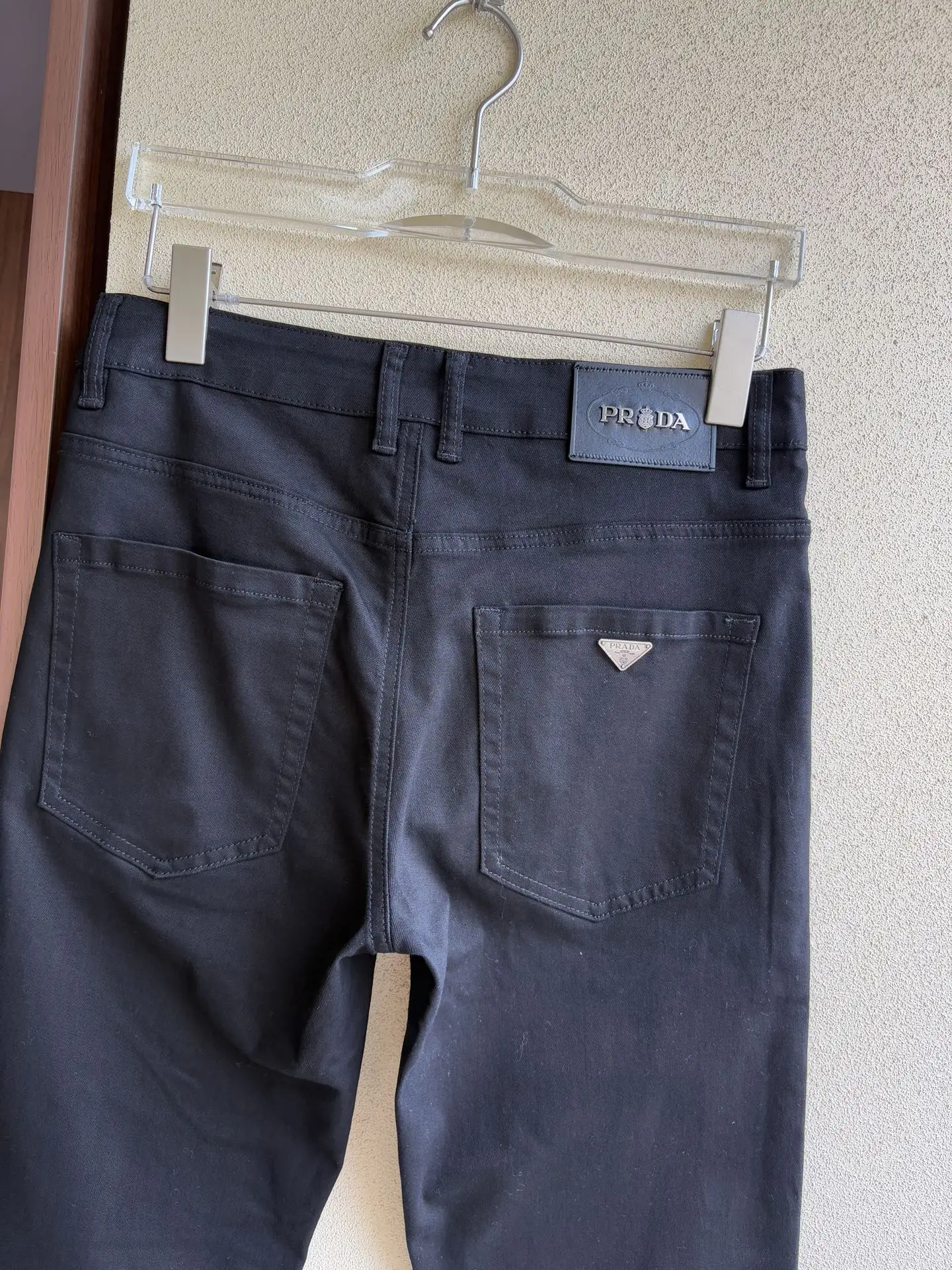 Logo-Badge Slim-Fit Black Jeans D19019054 — view 8