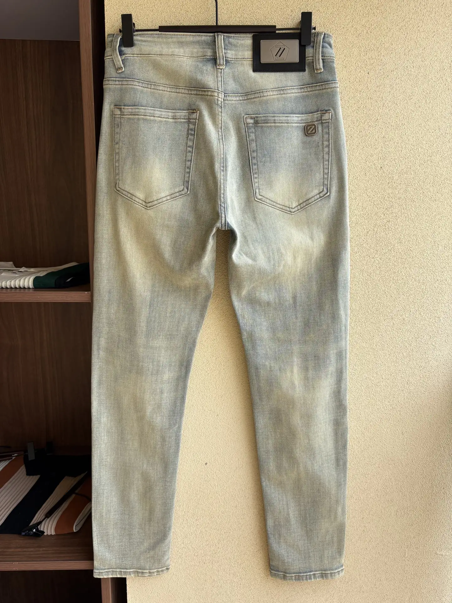 Zegna Slim-Fit Light Wash Jeans D19019070 — view 3
