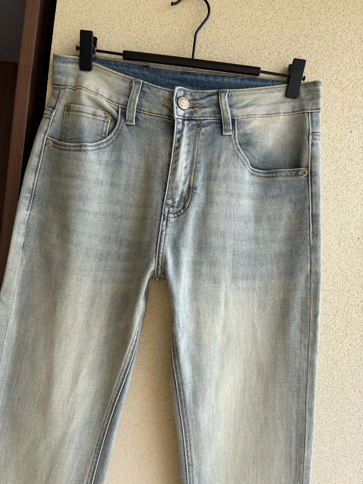 Zegna Slim-Fit Light Wash Jeans D19019070 — view 4