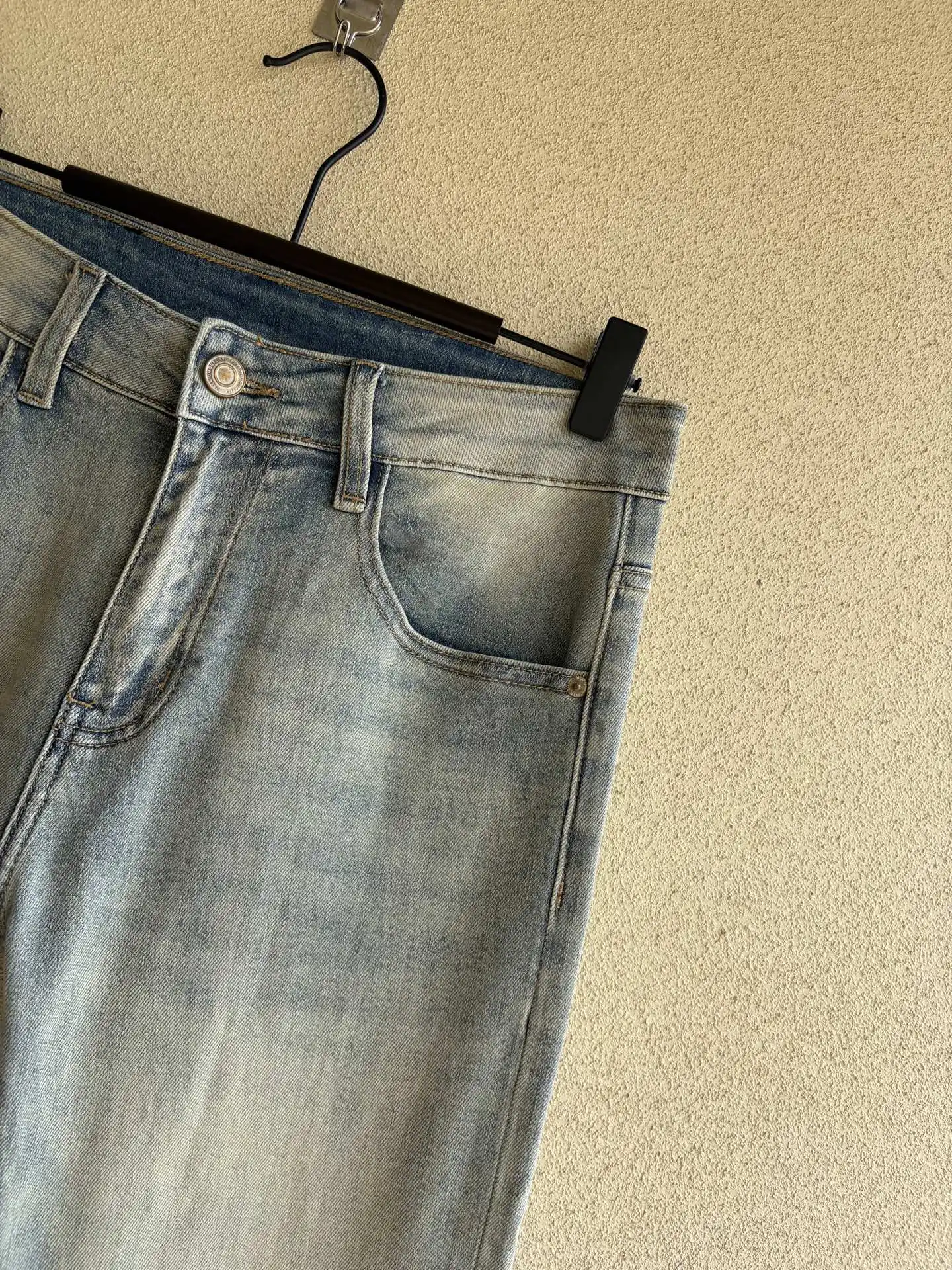 Zegna Slim-Fit Light Wash Jeans D19019070 — view 6