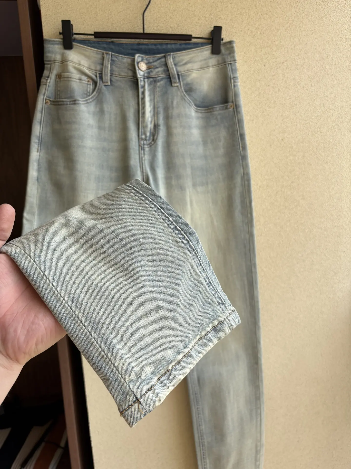 Zegna Slim-Fit Light Wash Jeans D19019070 — view 7