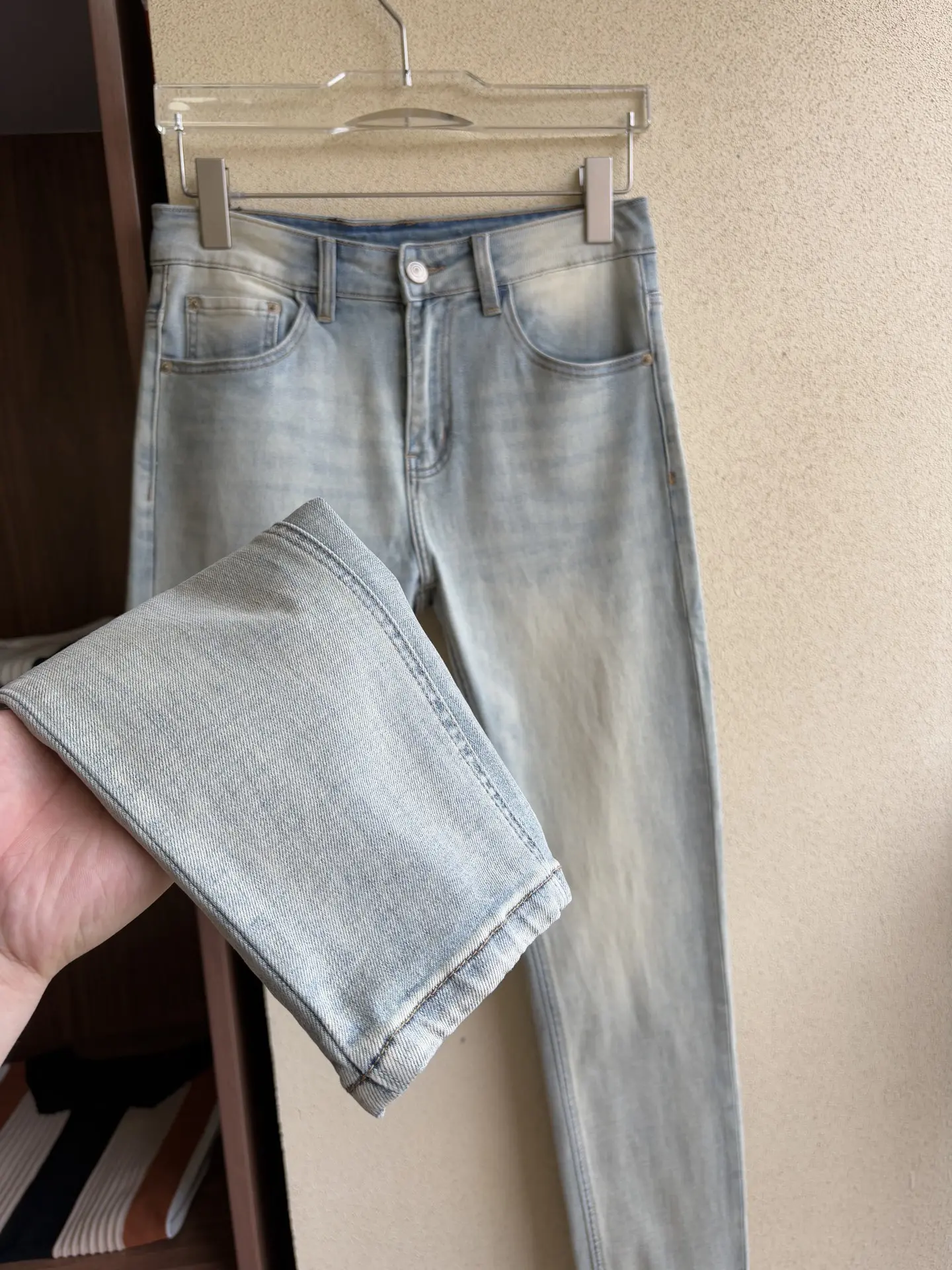 Zegna Slim-Fit Light Wash Jeans D19019064 — view 7