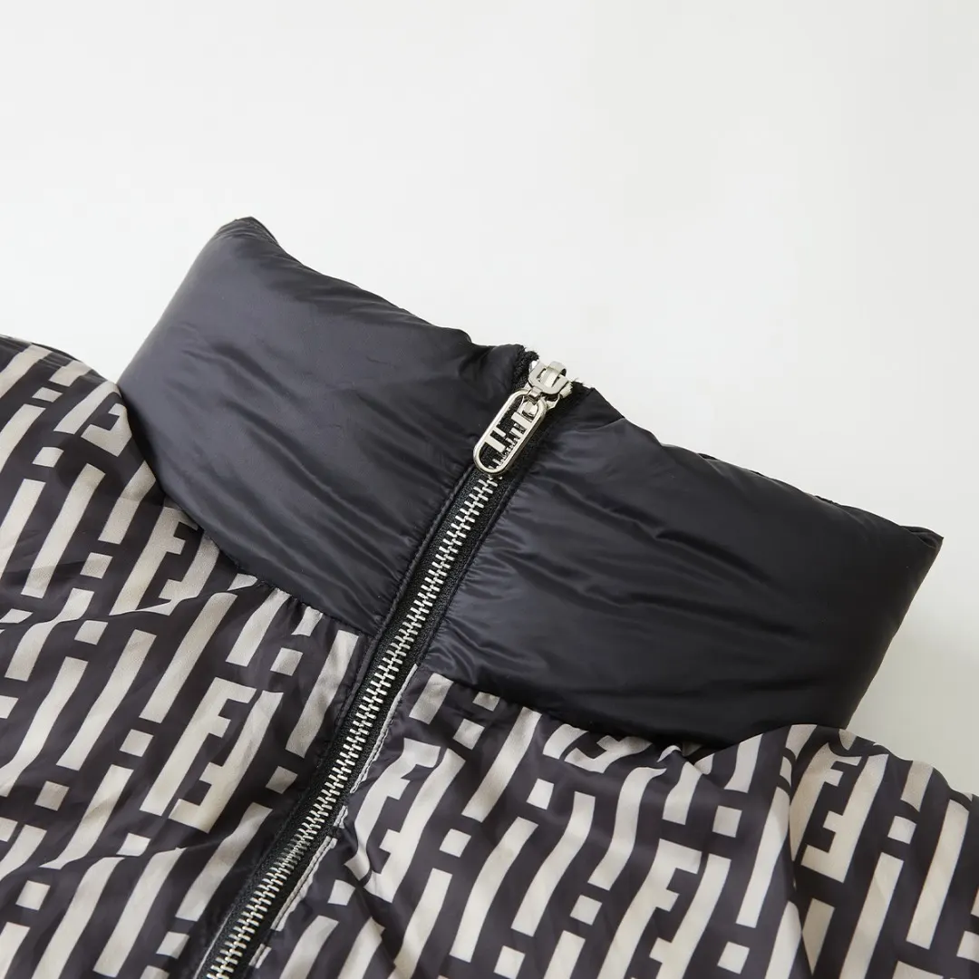 Reversible FF Stripes Down-Filled Gilet D19021653 — view 3