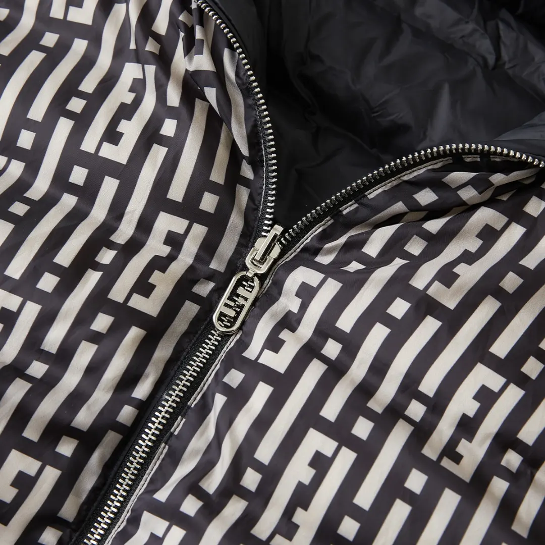Reversible FF Stripes Down-Filled Gilet D19021653 — view 4