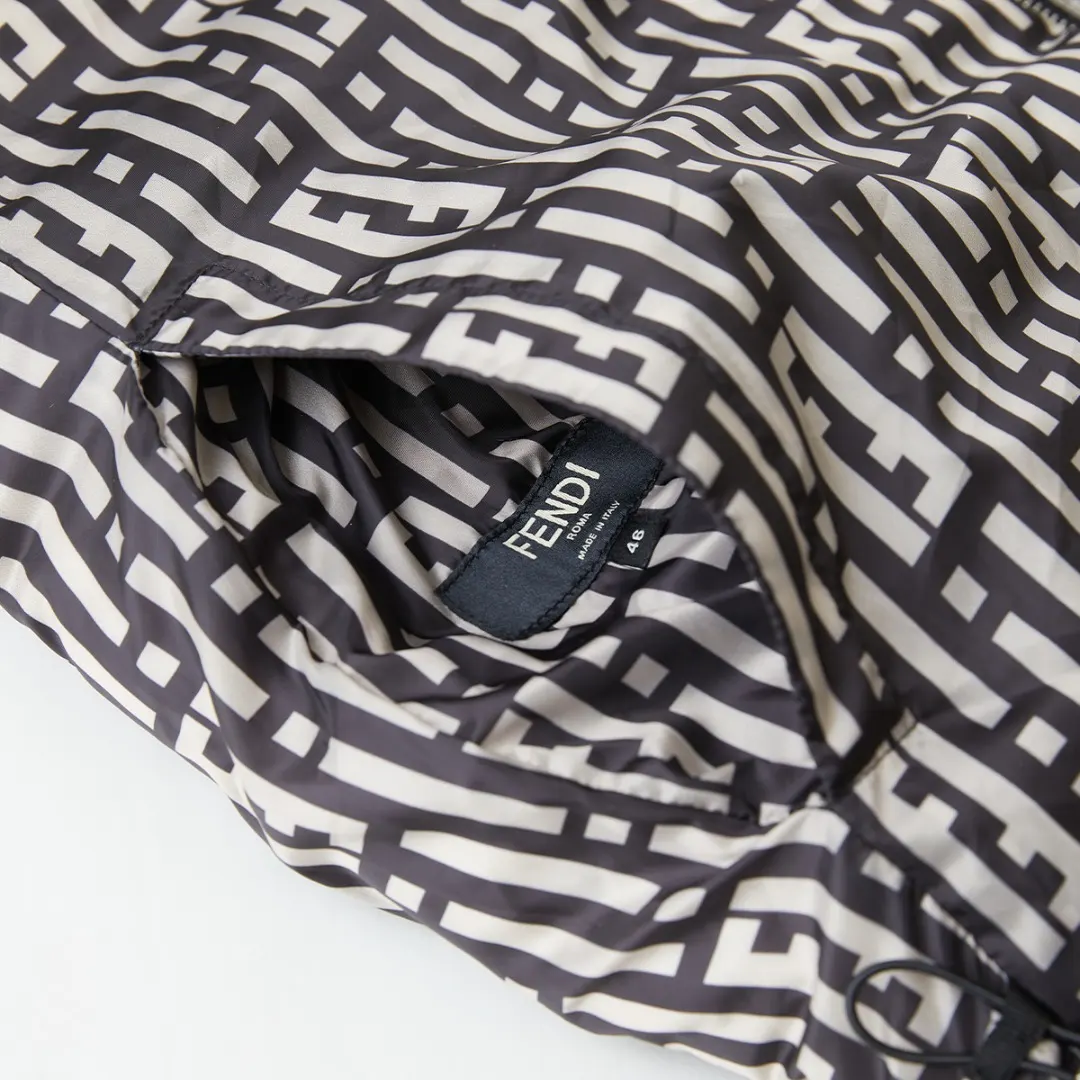 Reversible FF Stripes Down-Filled Gilet D19021653 — view 8