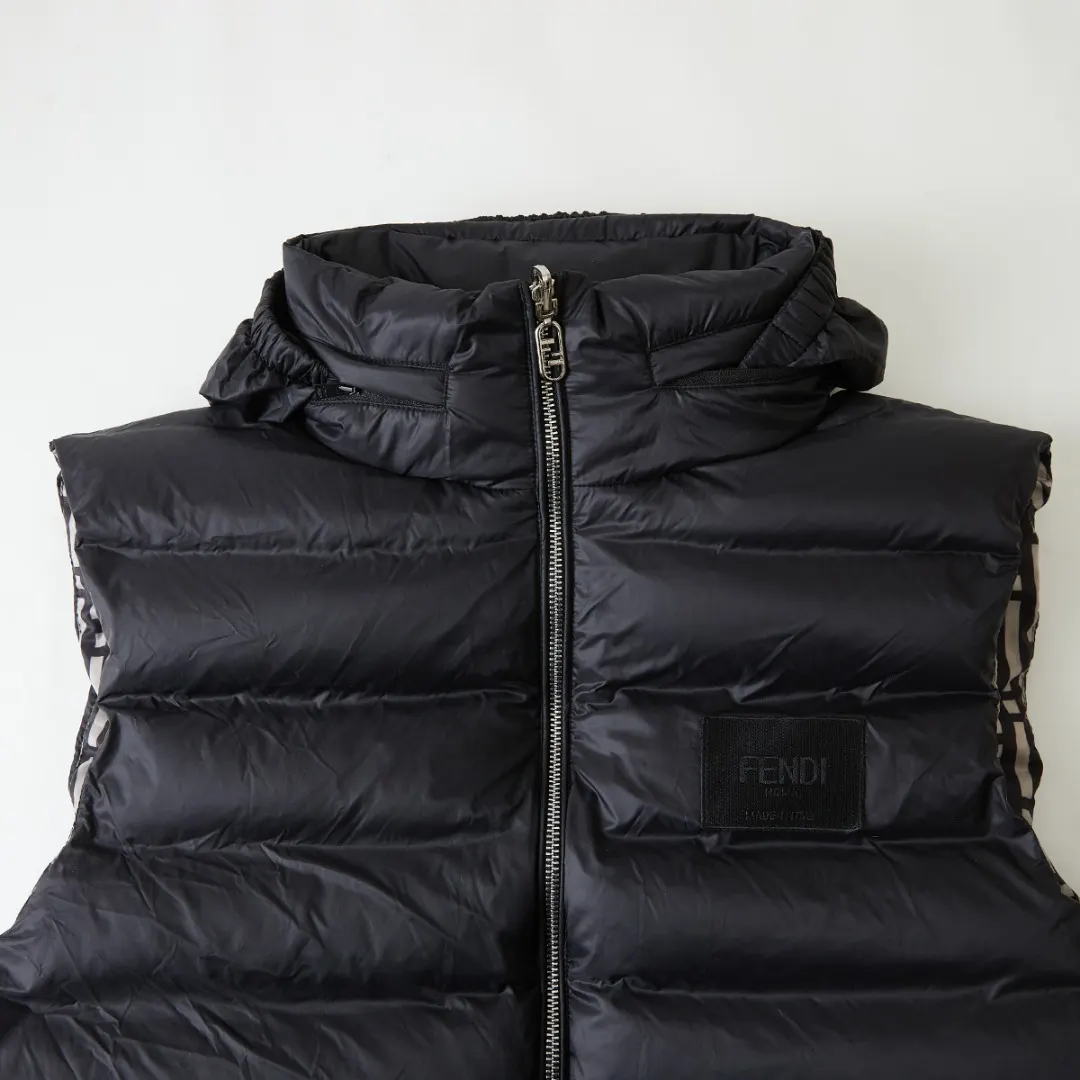 Reversible FF Stripes Down-Filled Gilet D19021652 — view 5