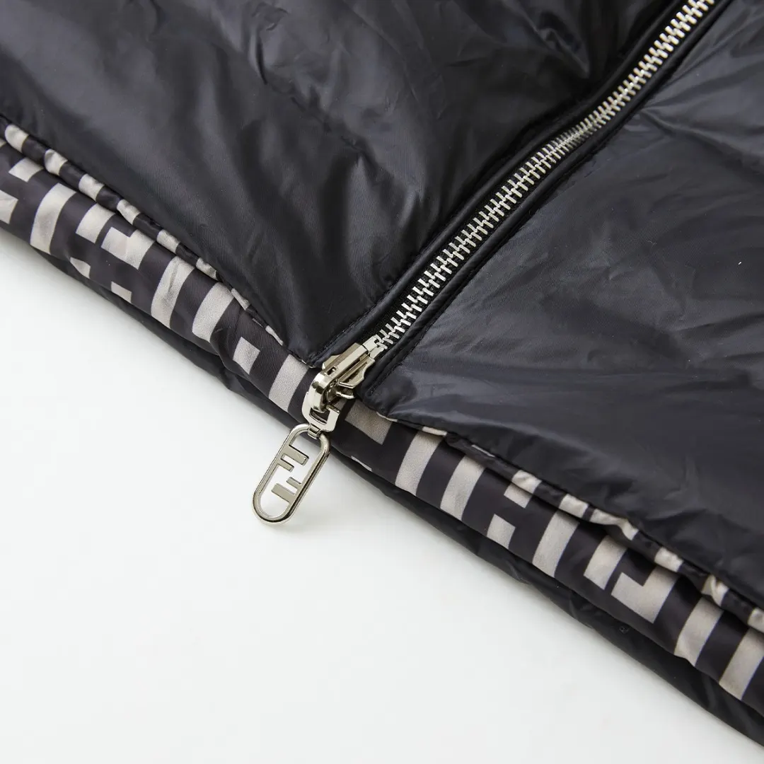Reversible FF Stripes Down-Filled Gilet D19021652 — view 9