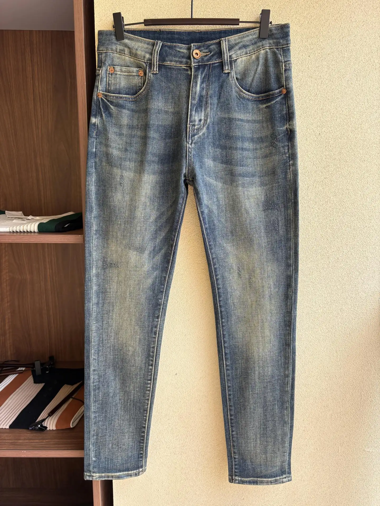 Medusa Logo Patch Straight-Leg Jeans D19019068 — view 2