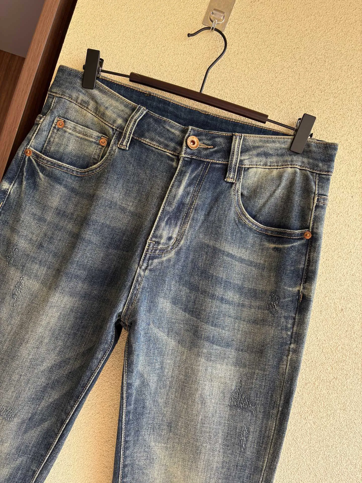 Medusa Logo Patch Straight-Leg Jeans D19019068 — view 4