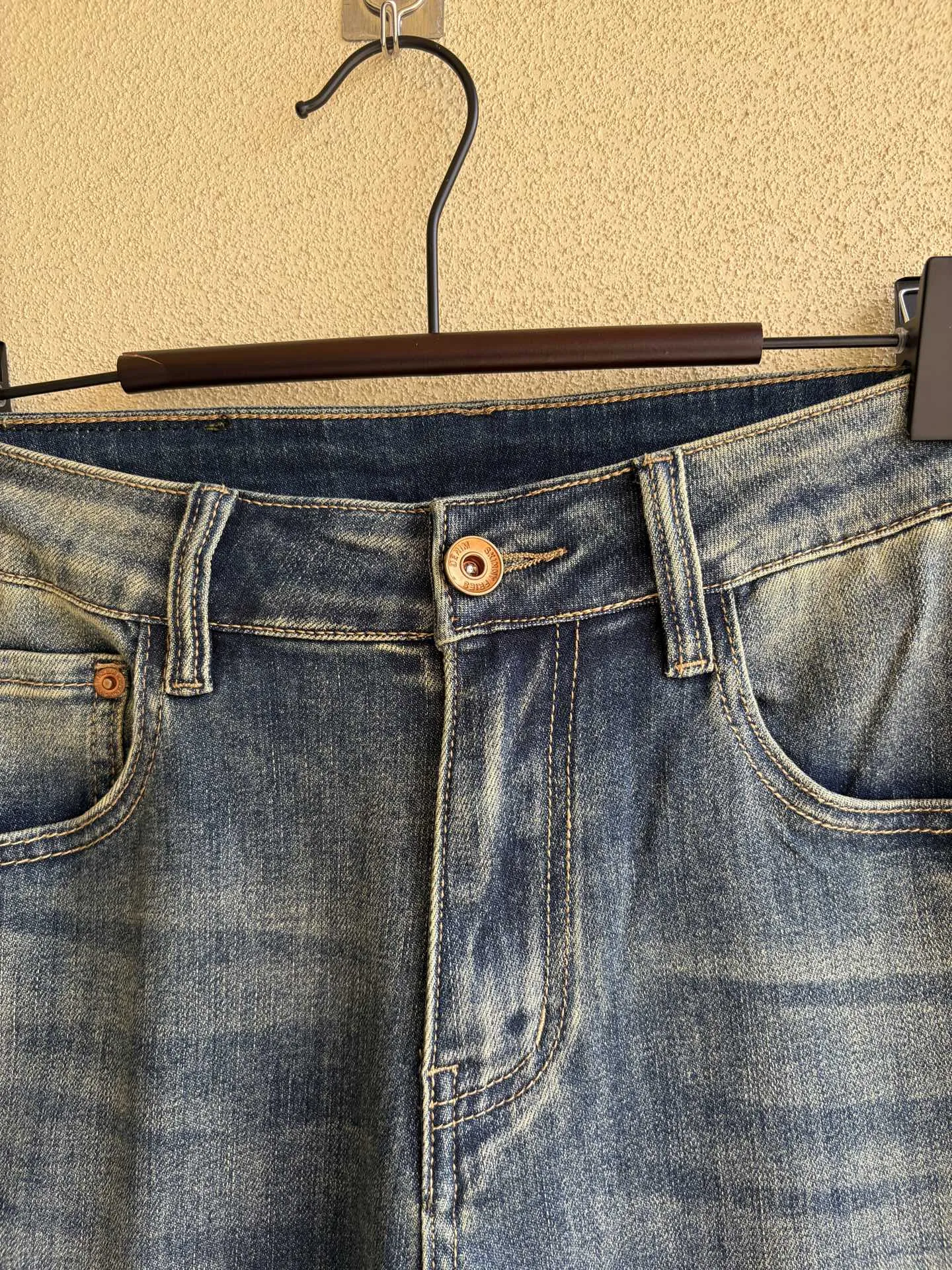 Medusa Logo Patch Straight-Leg Jeans D19019068 — view 5
