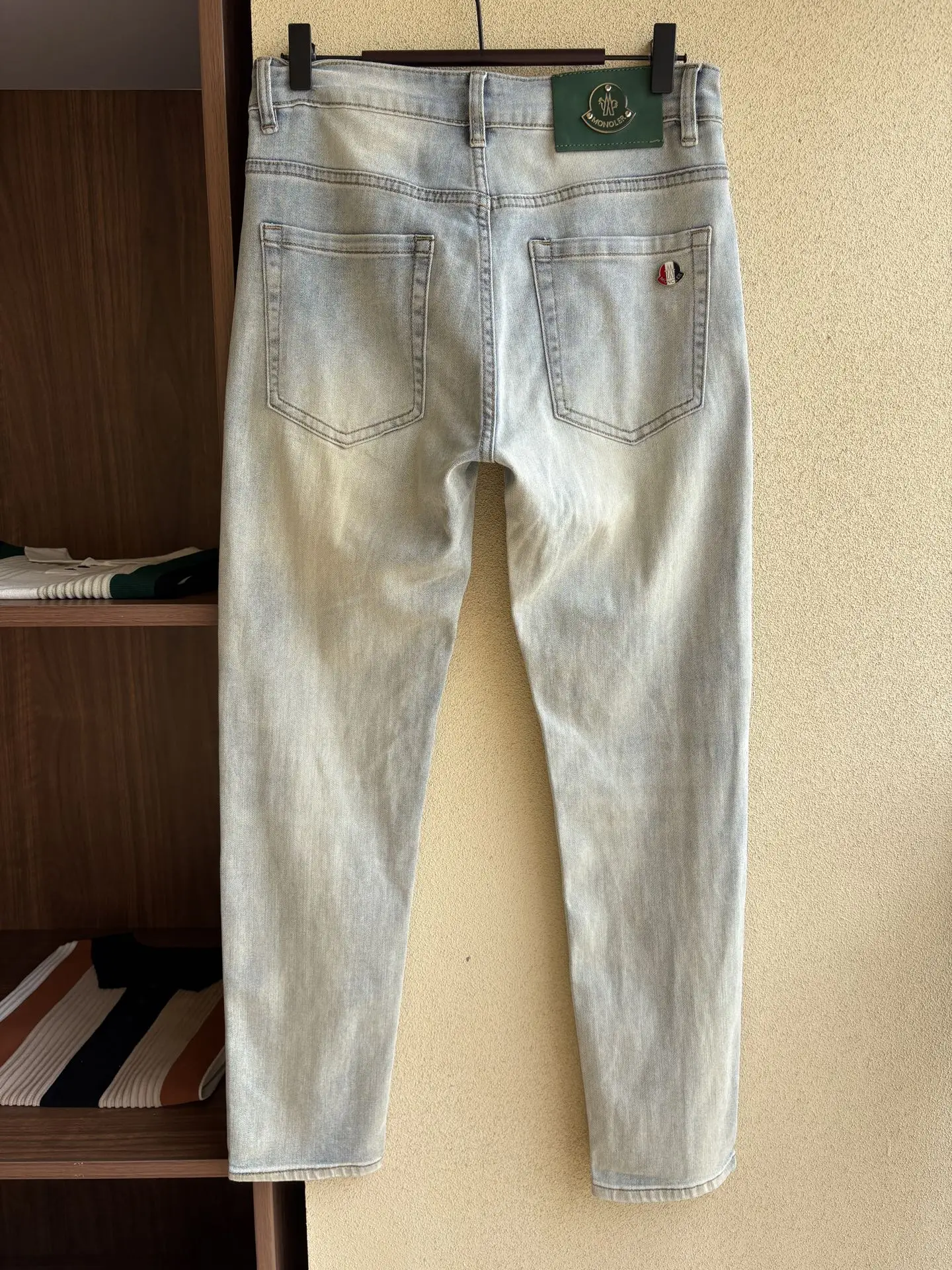 Logo-Appliqué Straight-Leg Jeans D19019065 — view 3