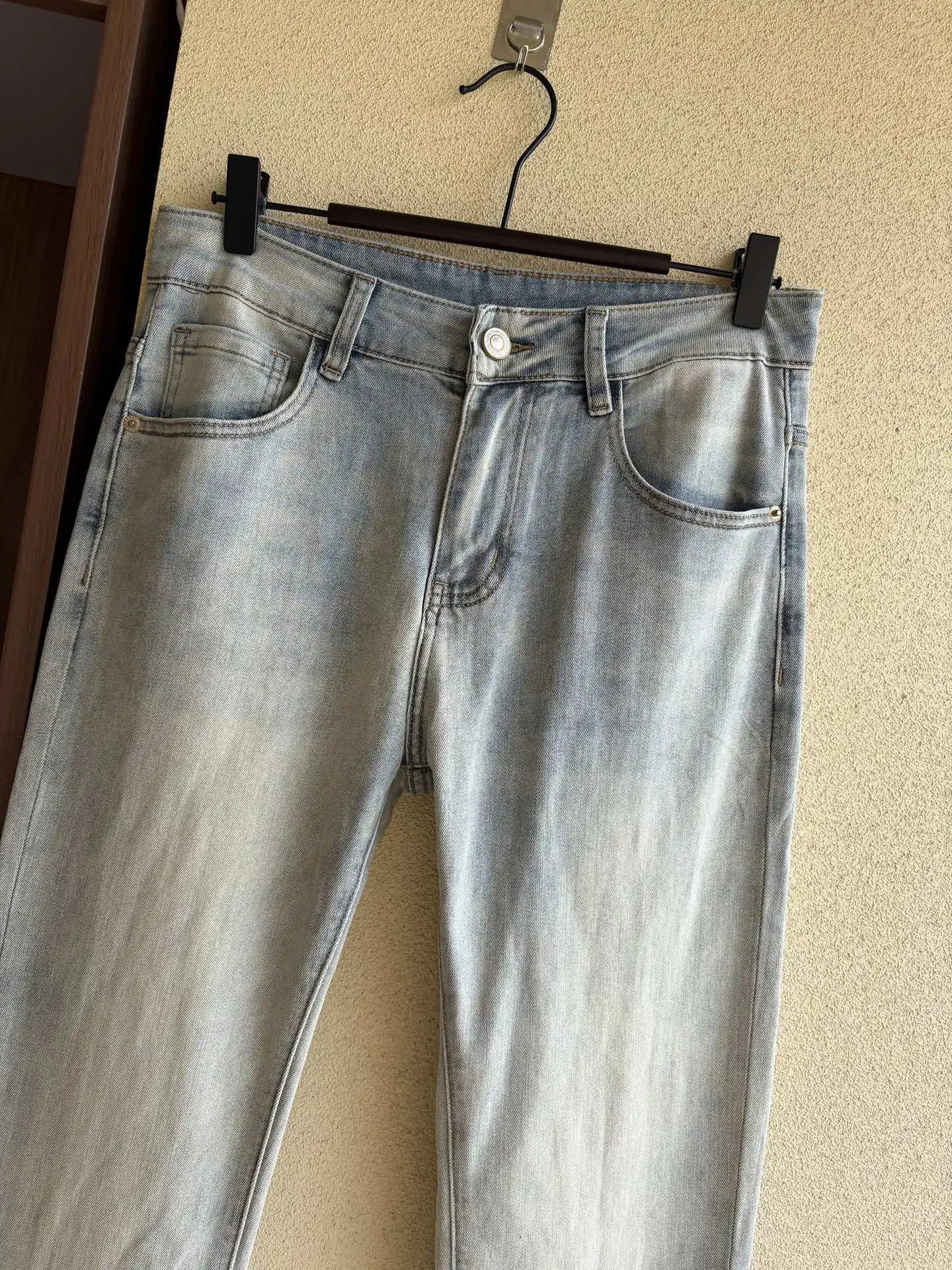 Logo-Appliqué Straight-Leg Jeans D19019065 — view 4