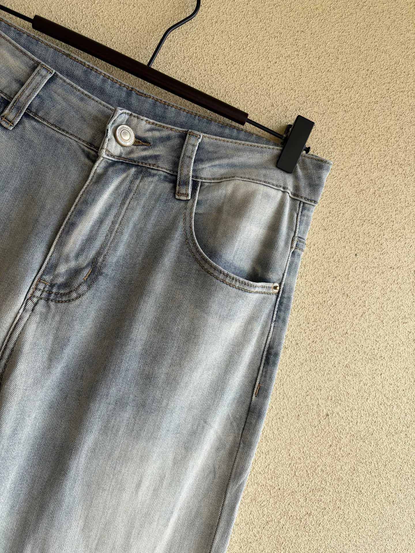 Logo-Appliqué Straight-Leg Jeans D19019065 — view 6